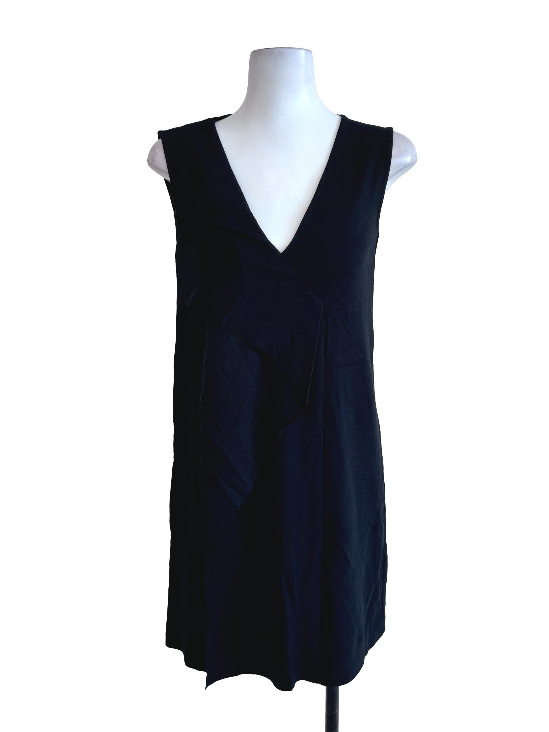 Black Sleeveless Shift Dress