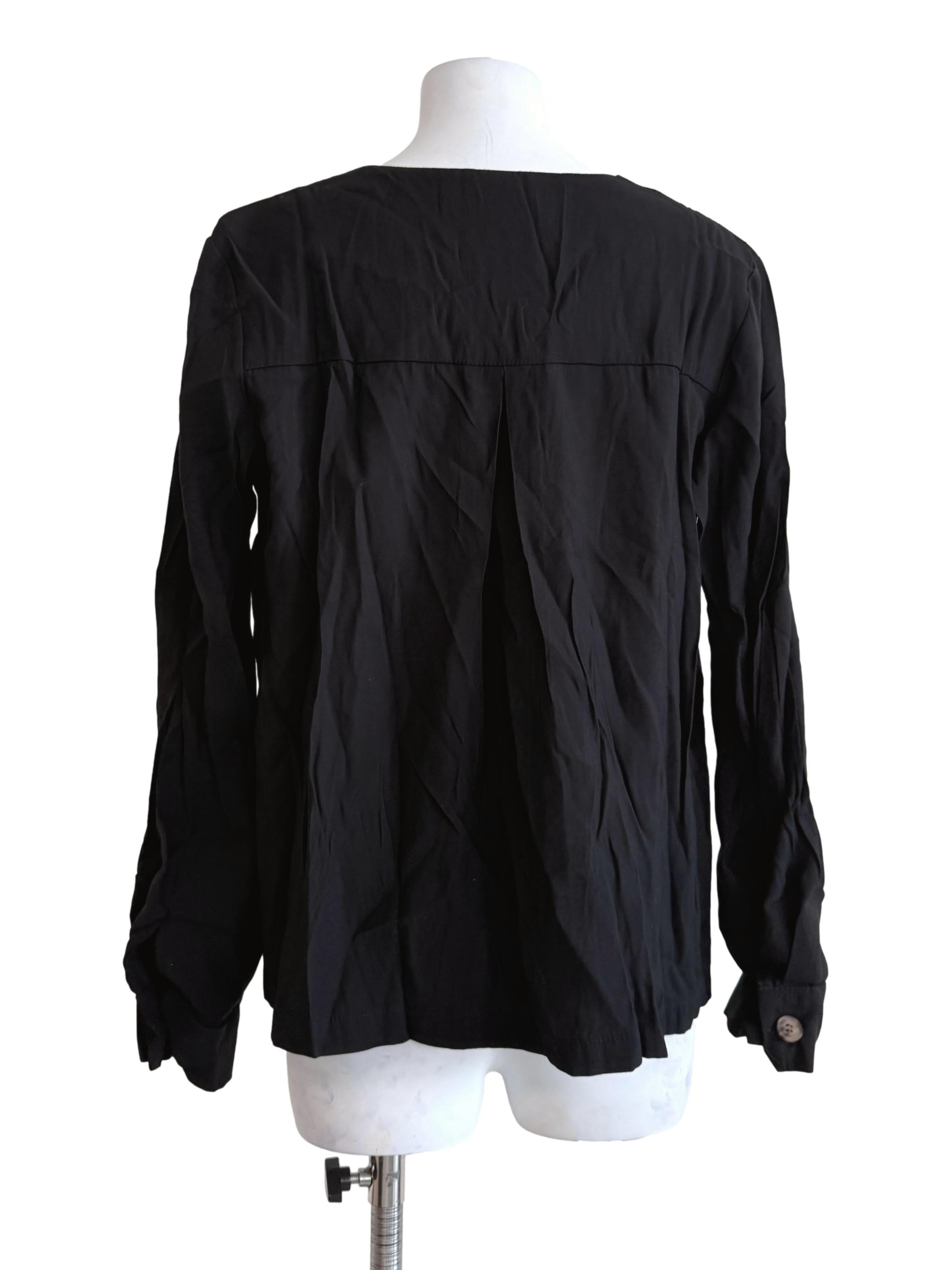 Black V-Neck Top TEM