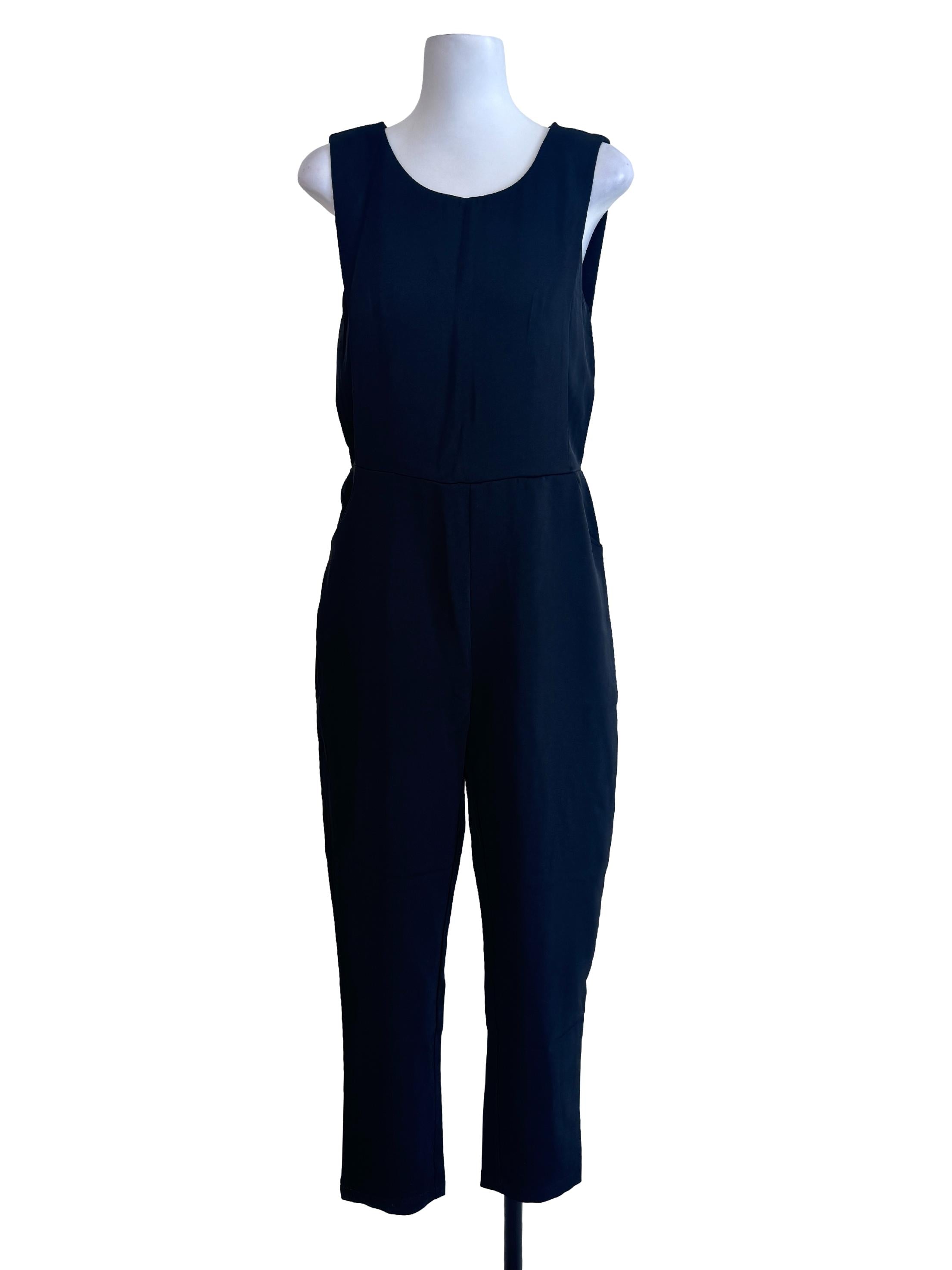 Black Sleeveless Plain Jumpsuits