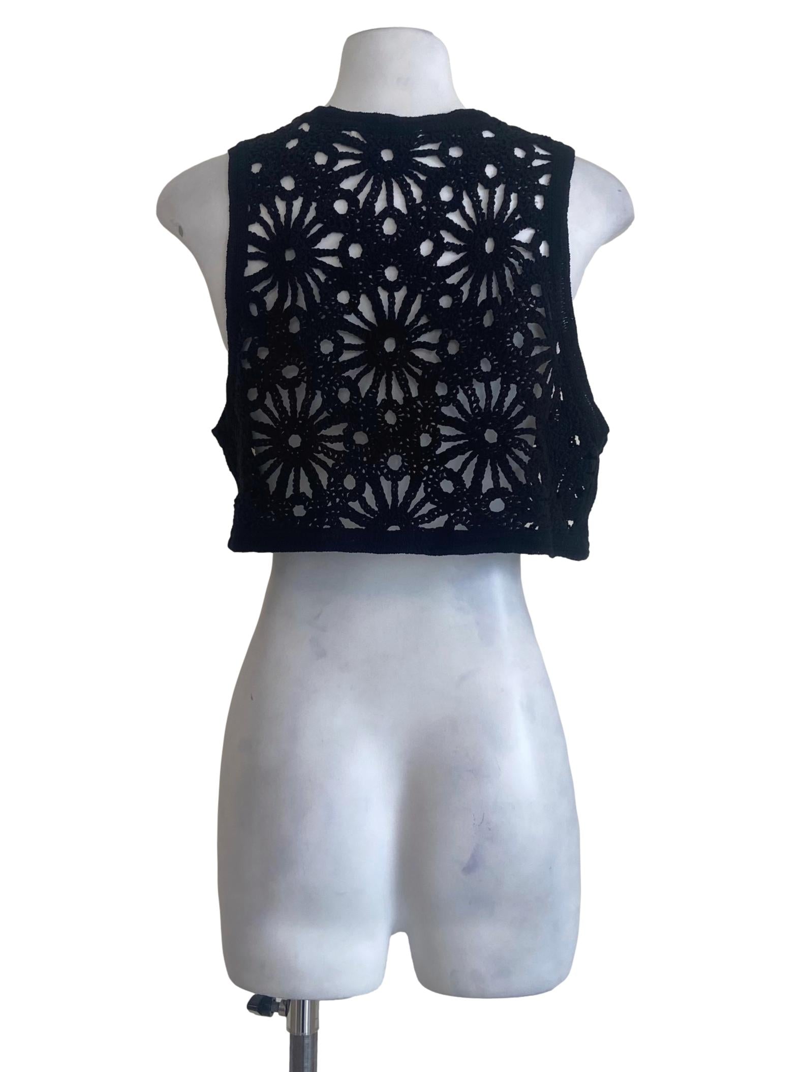 Black Floral Embroidery Sleeveless Crop Top