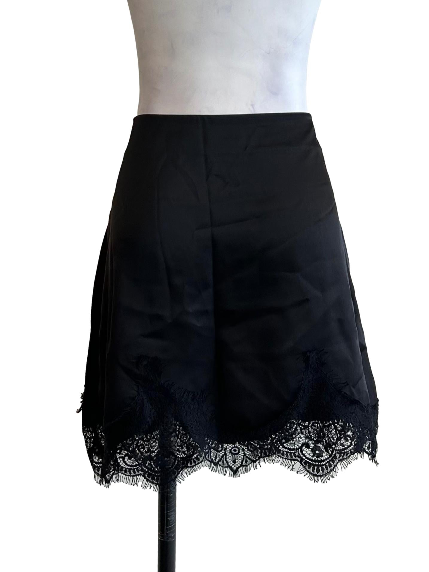 Black Scalloped Lace Trim Skirt