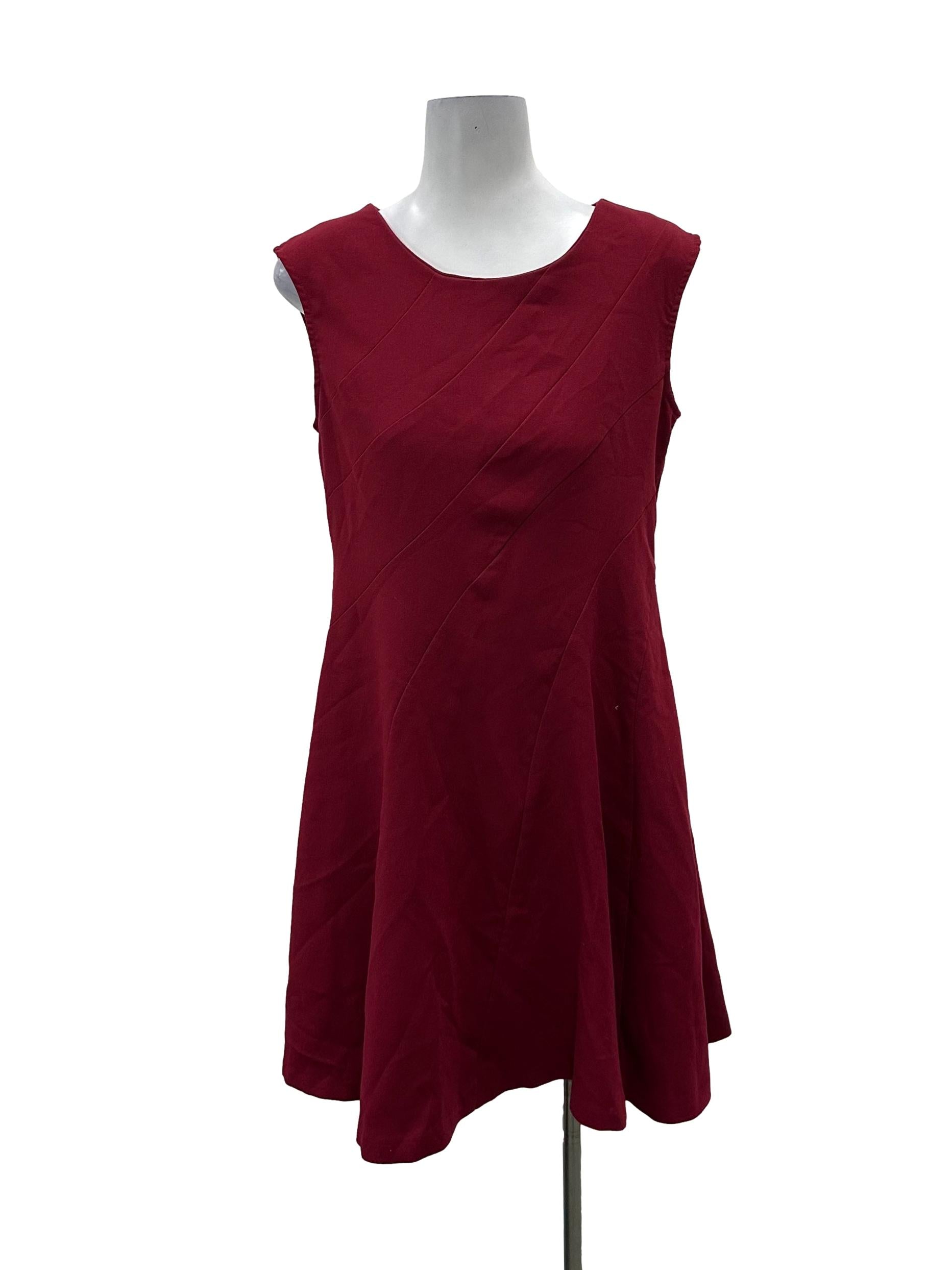 Red Sleeveless Sheath Dress