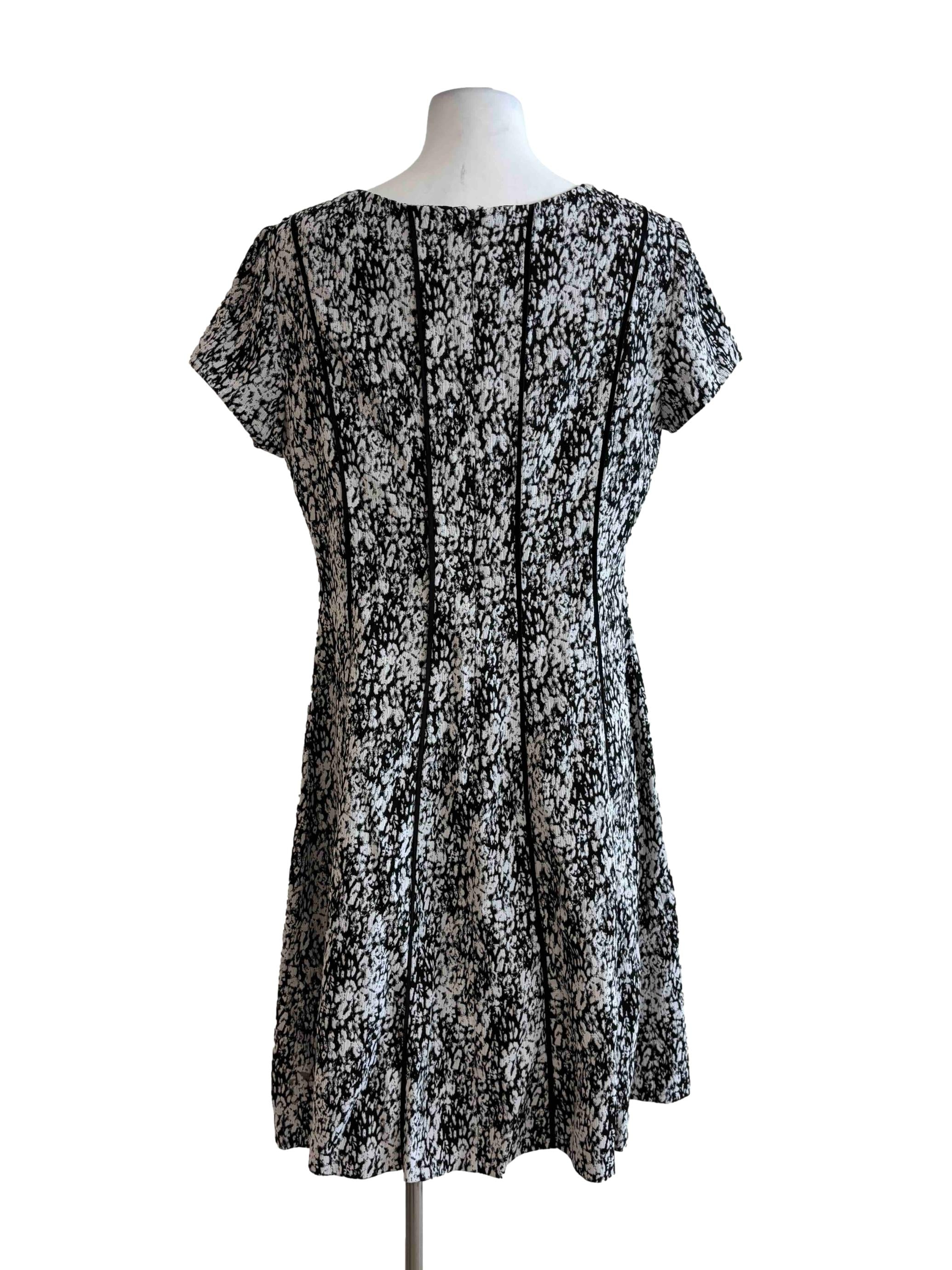 Black And White Textured Short Sleeve Sculpted Dress