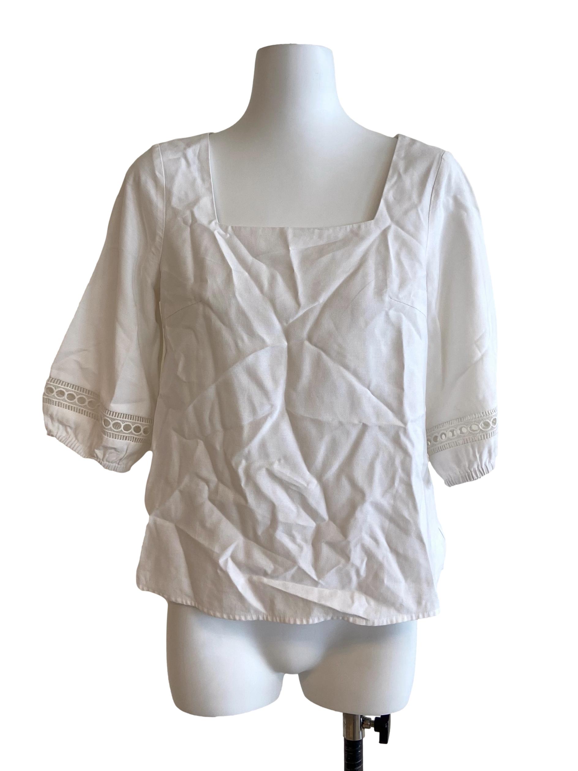 White Twill Embroidery Blouse