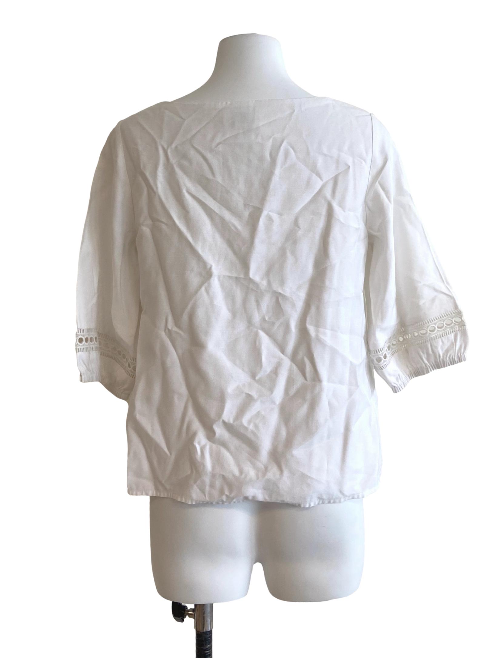 White Twill Embroidery Blouse