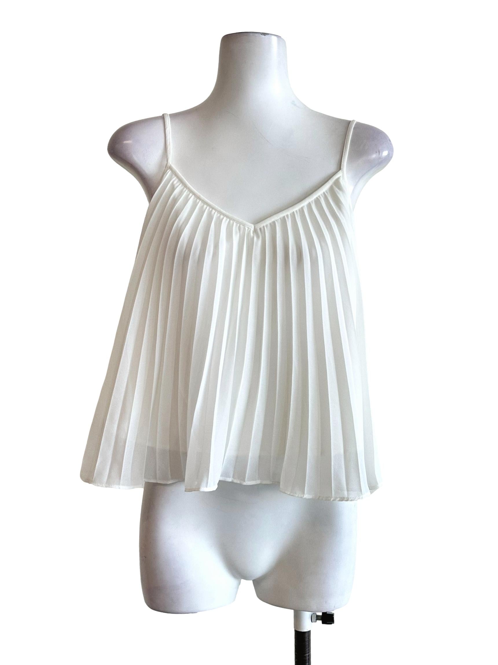 Daisy White Pleated Pattern Top