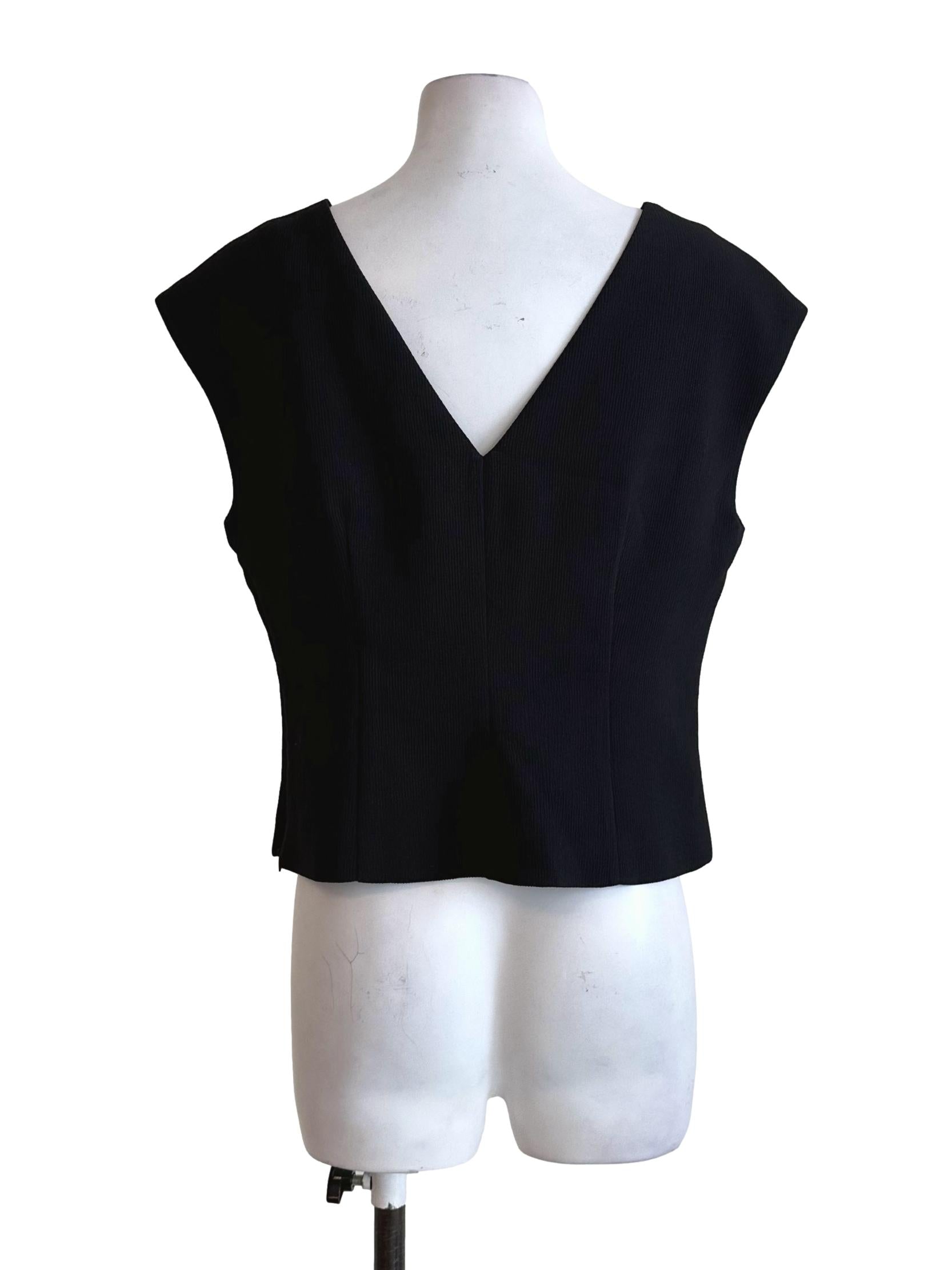 Black Textured V Neckline Sleeveless Top LB