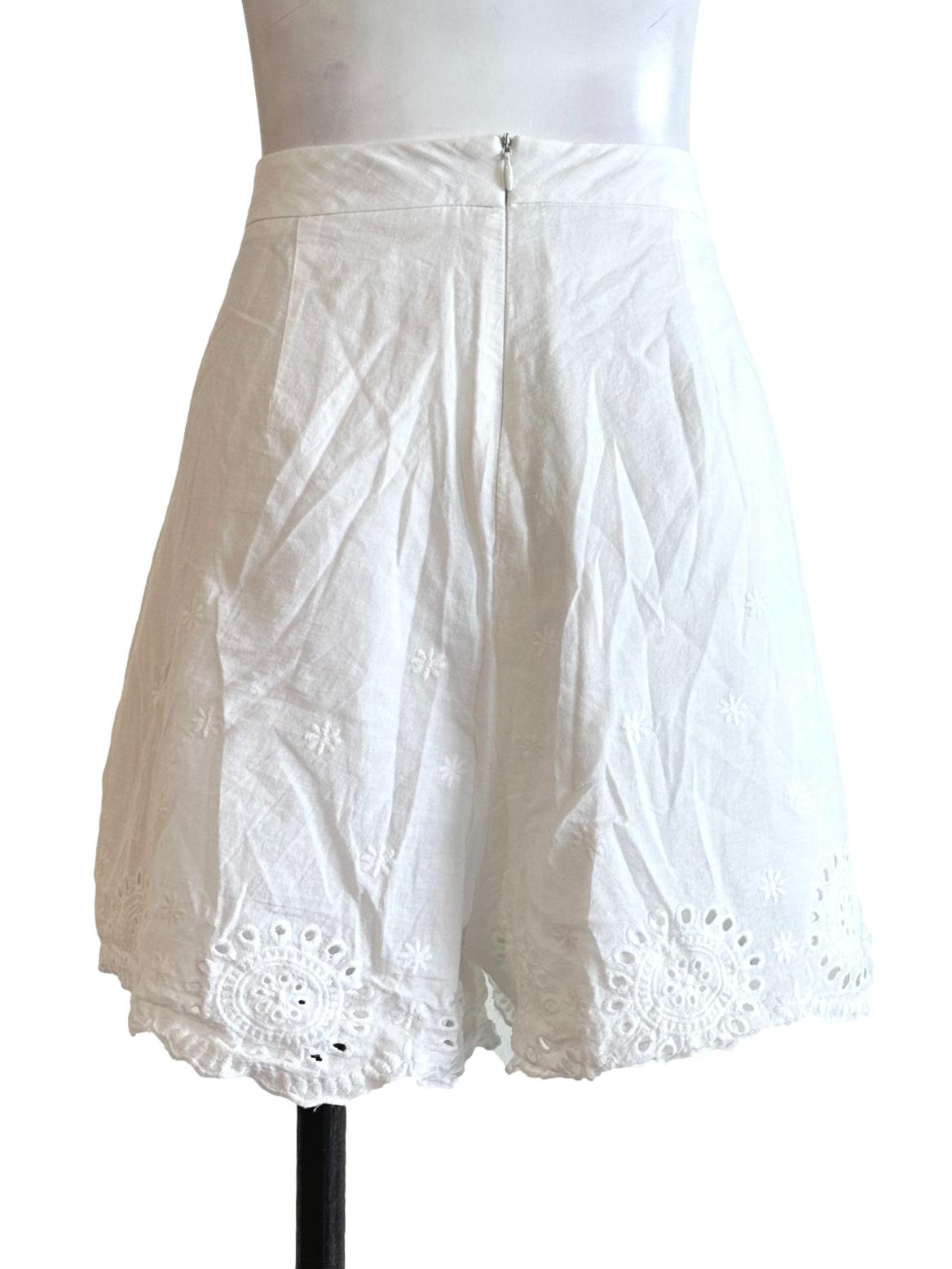 Porcelain White Embroidery Pattern Short LB