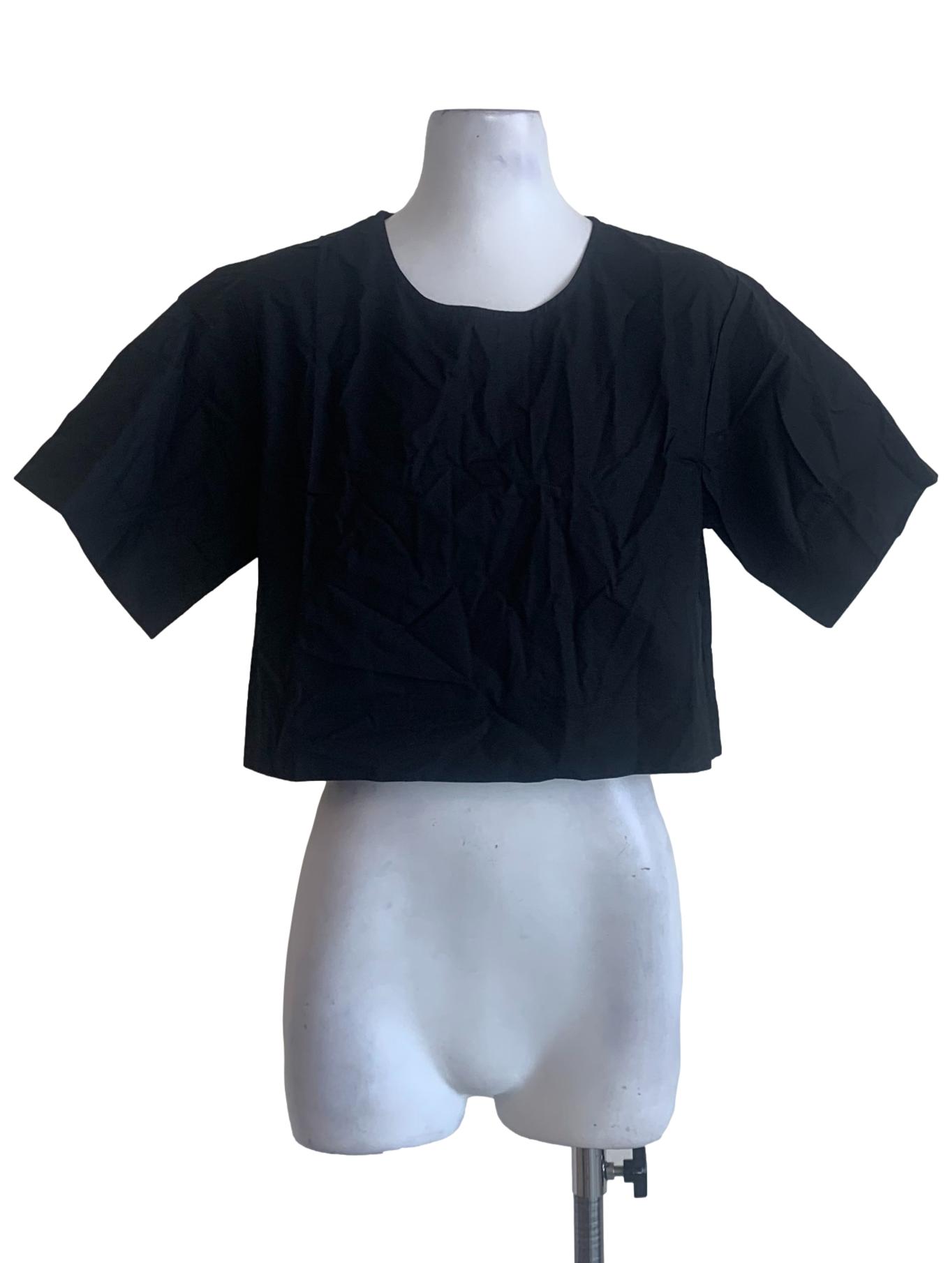 Black Round Neck Crop Top