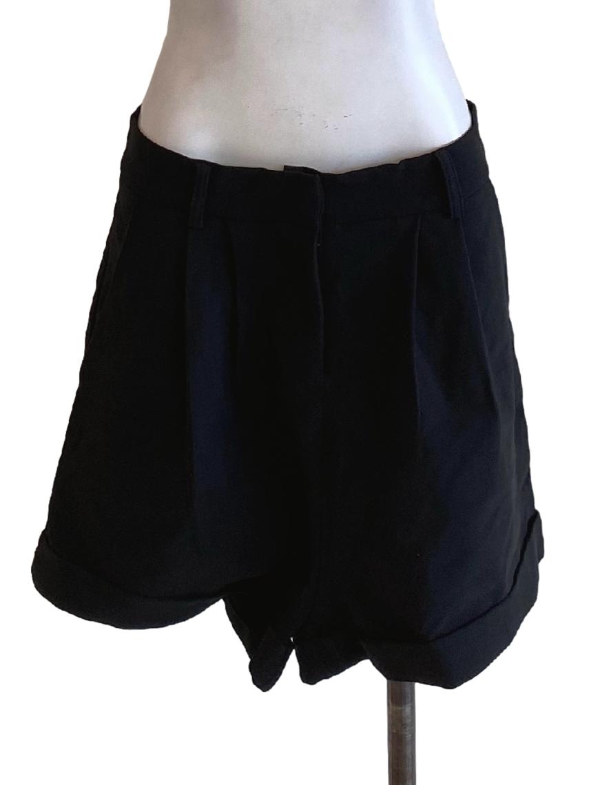 Ebony Black Buttoned Waist Cuffed Hem Loose Shorts