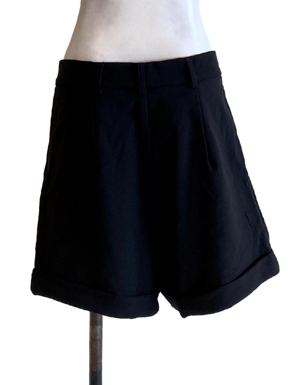 Ebony Black Buttoned Waist Cuffed Hem Loose Shorts