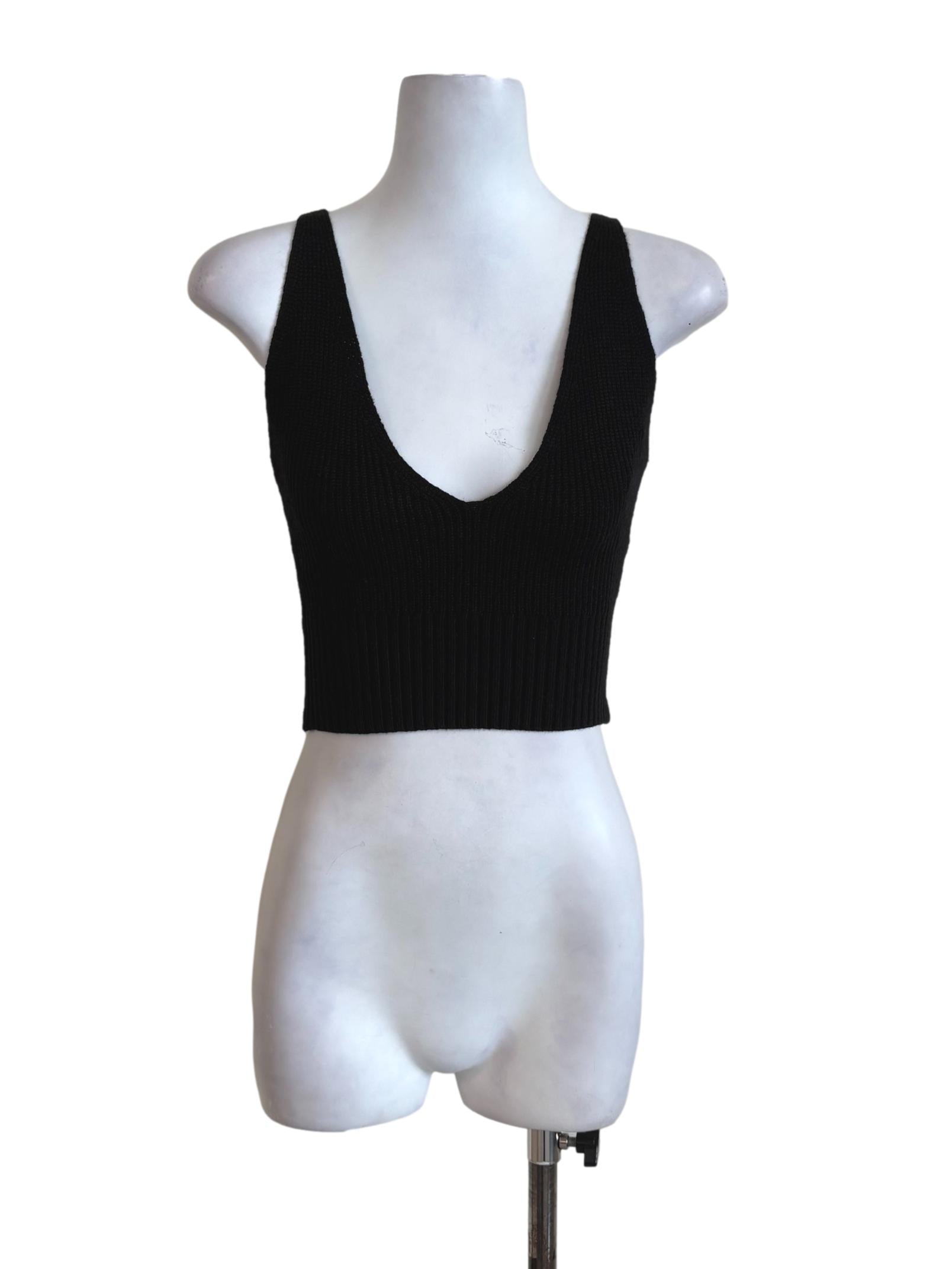 Black Knitted Deep Vtop YHF