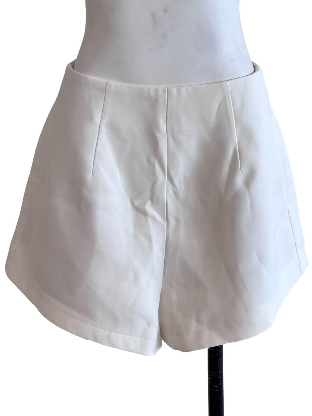 Daisy White Casual Shorts
