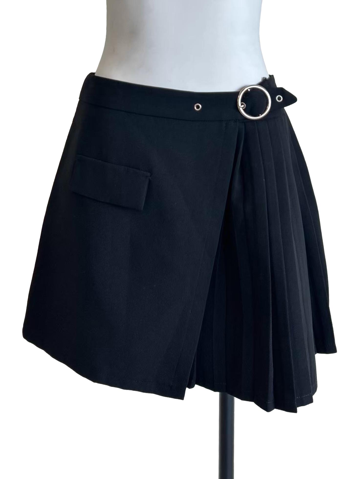 Black Asymmetric Pleated Buckle Skirt
