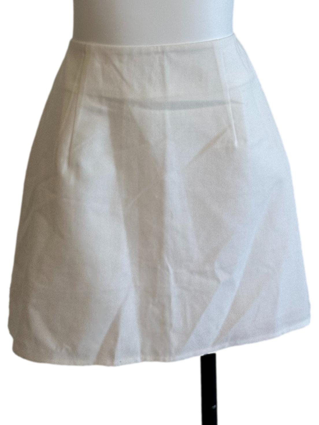 Pearl White Casual Plain Skorts