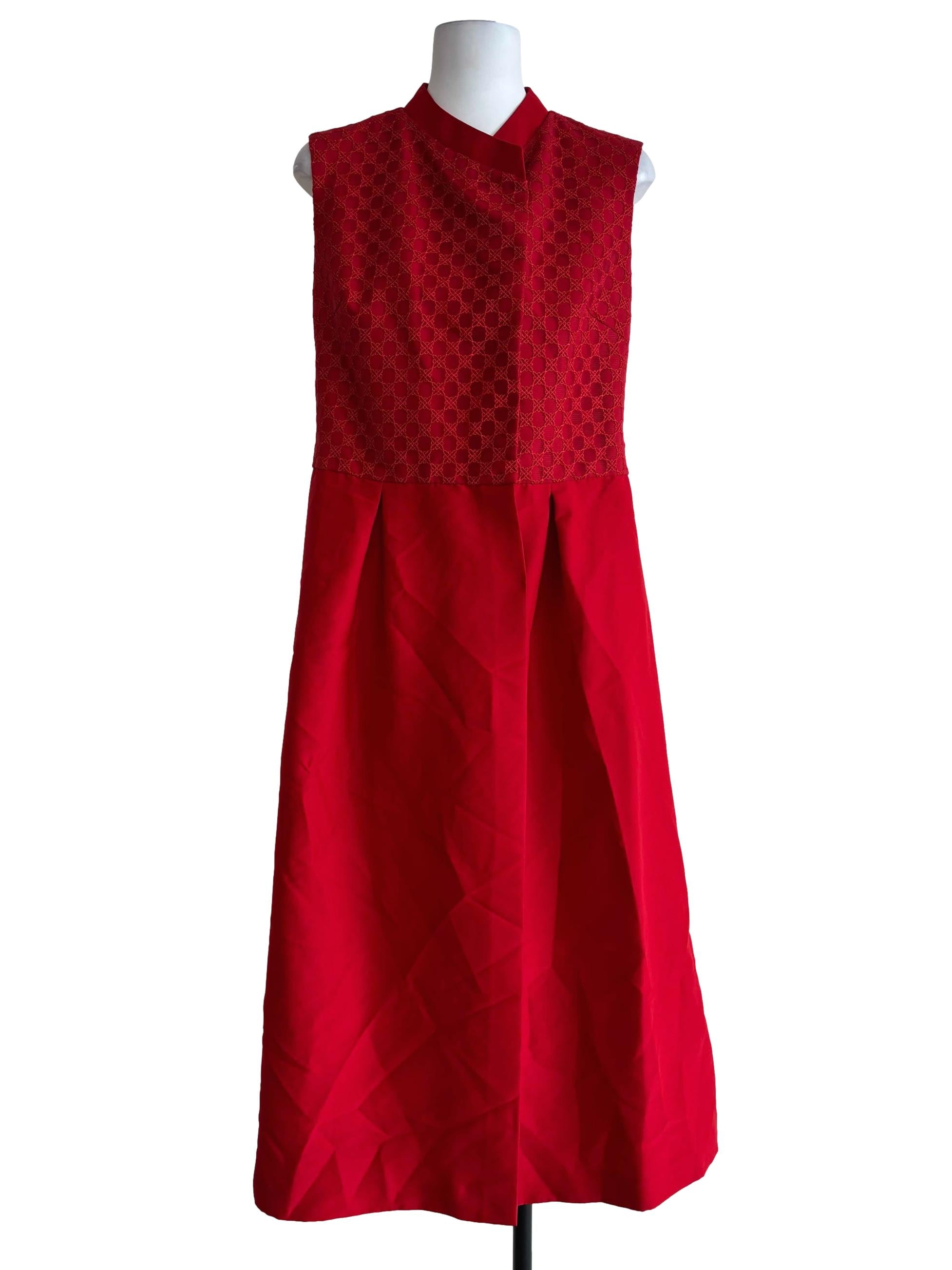 Apple Red Sleeveless Buttoned Flare Dress