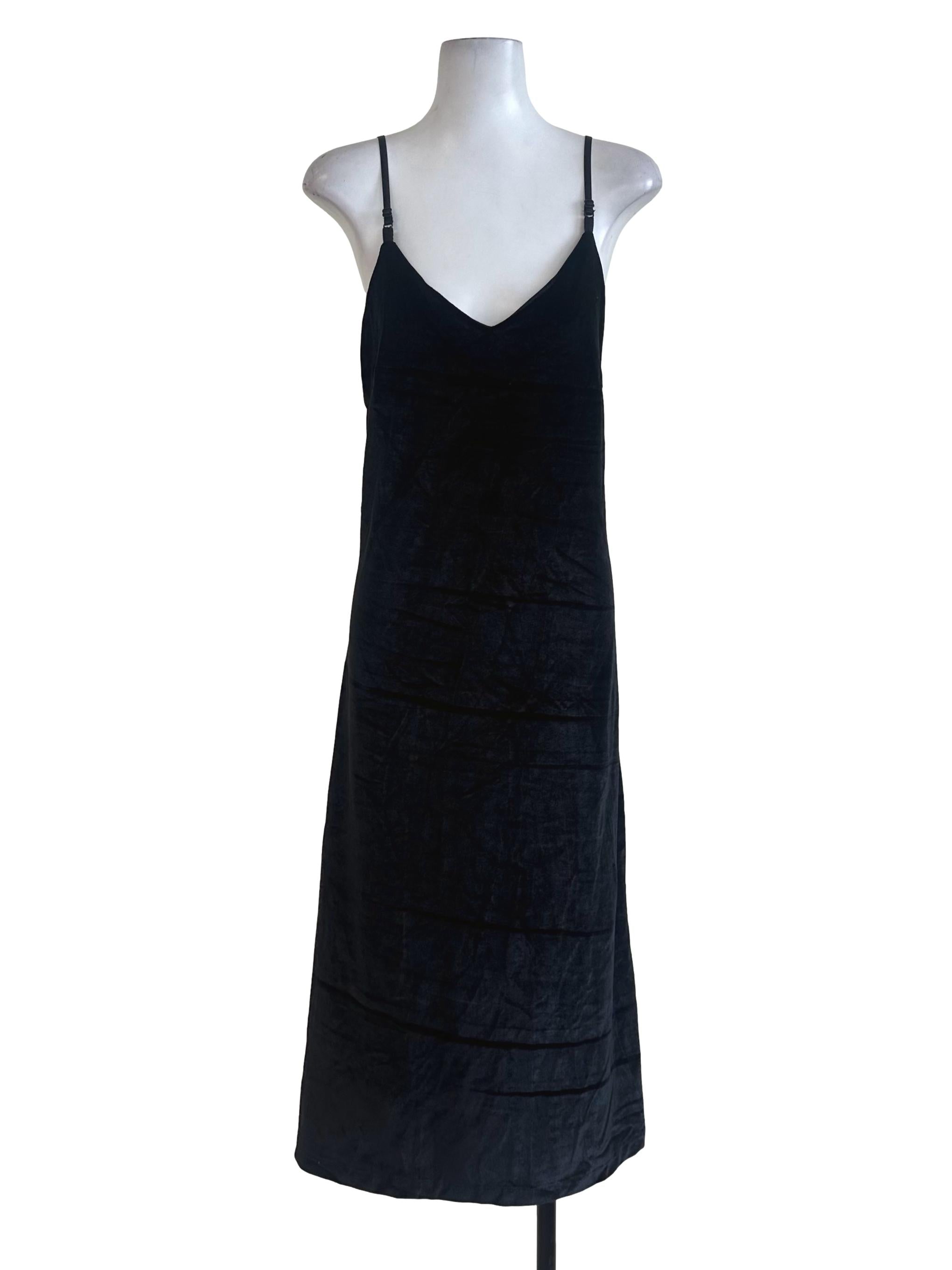 Black Plain Backless Velvet Dress