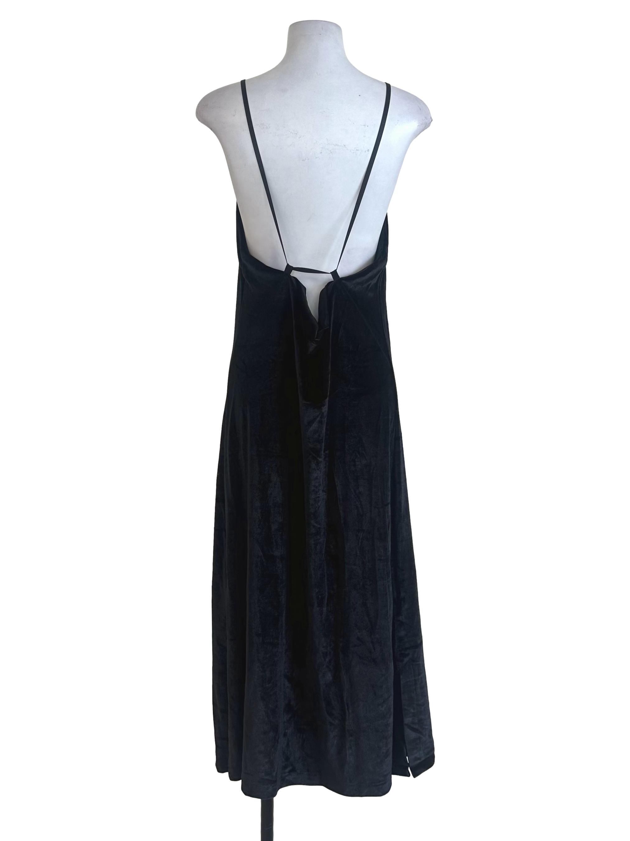Black Plain Backless Velvet Dress