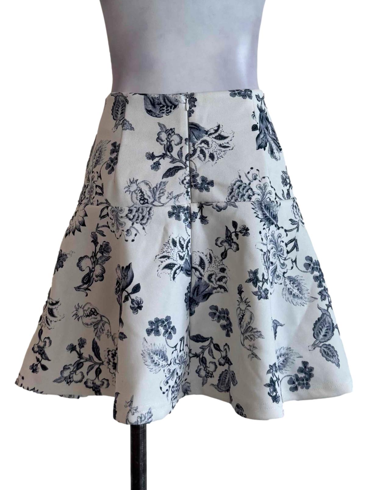 Porcelain White With Grey Floral Patterns A Line Short Skirt