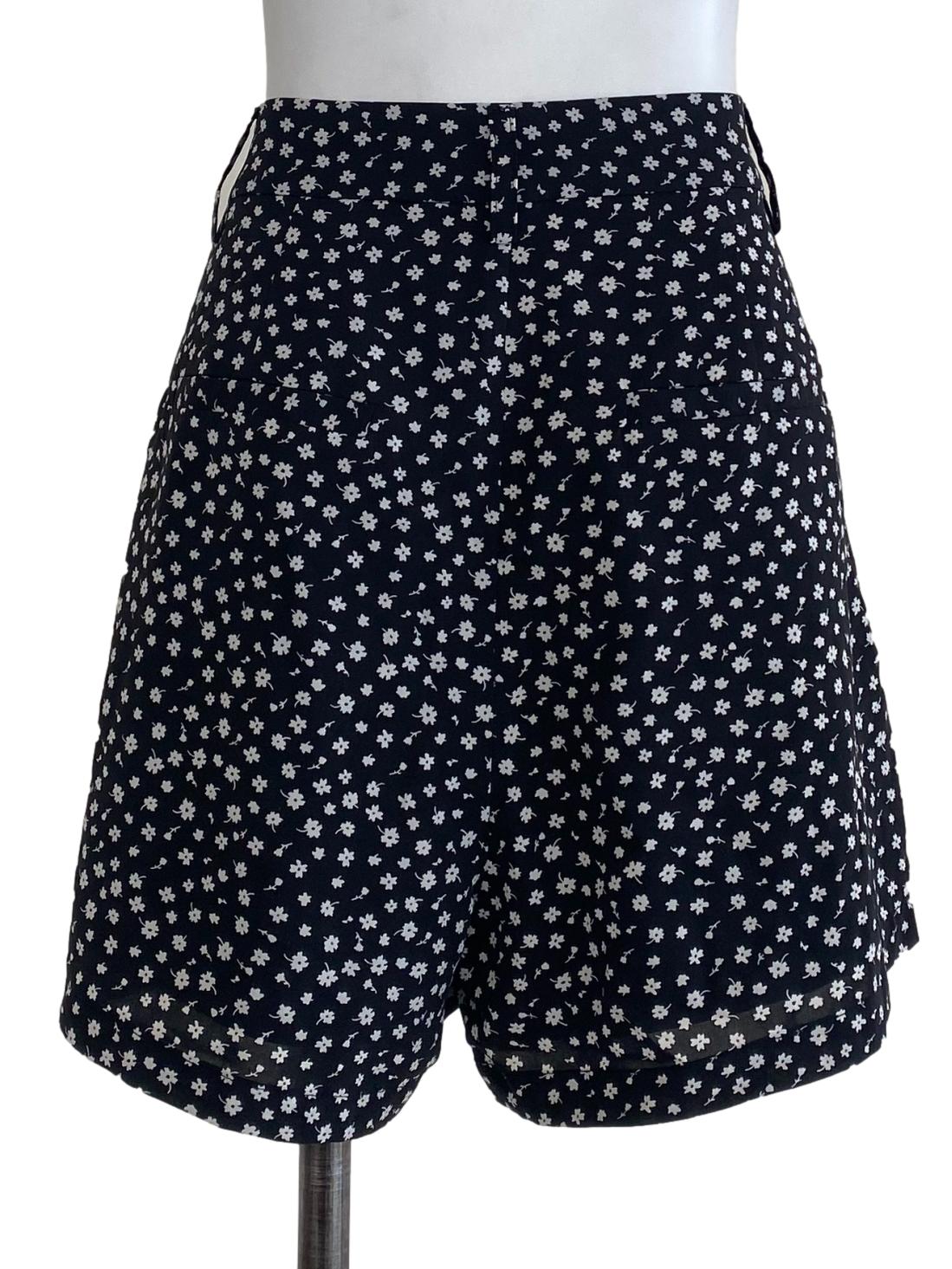 The Closet Lover Black White Floral Short 