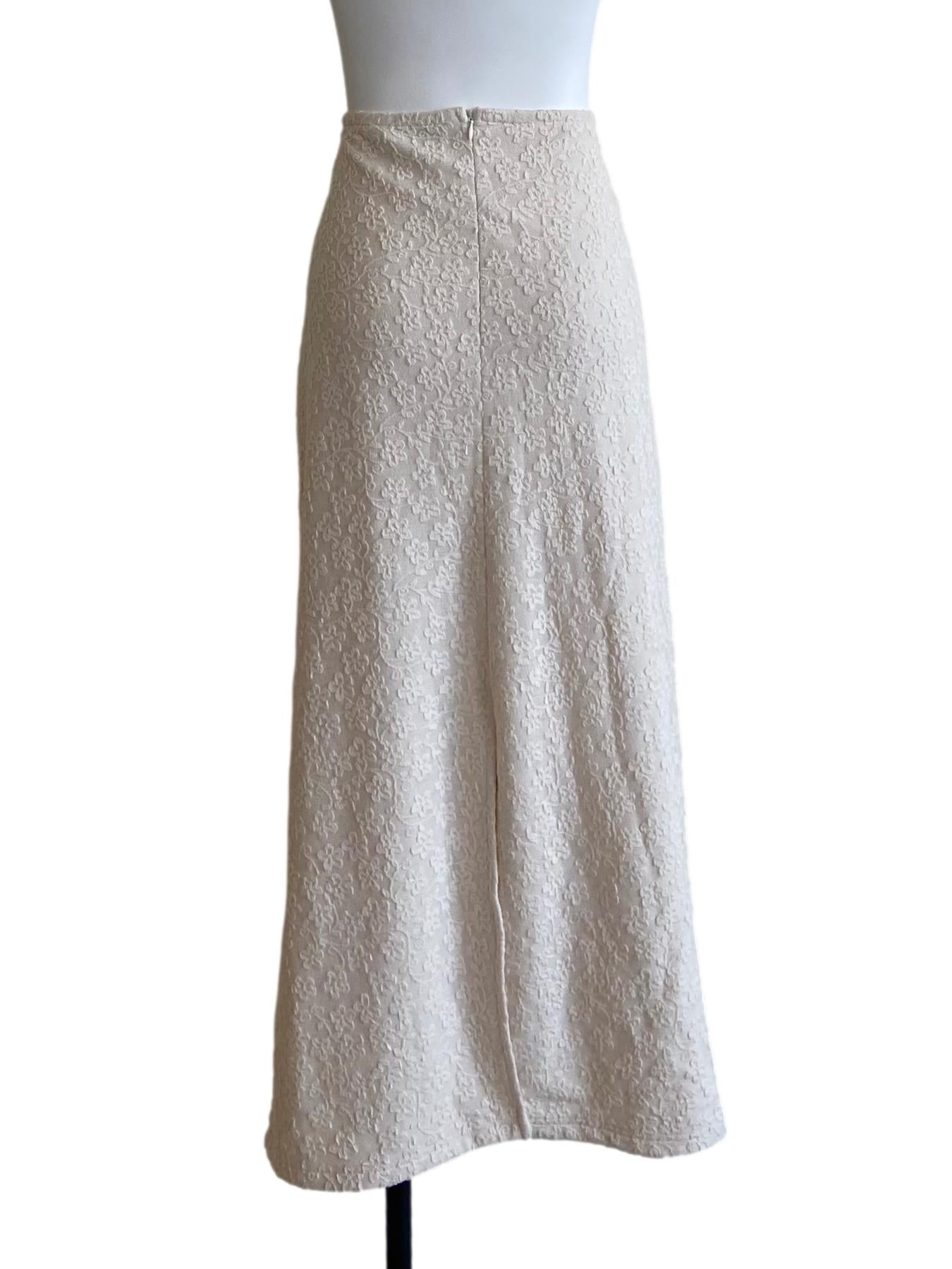 Egg Shell Floral Lace Slit Skirt