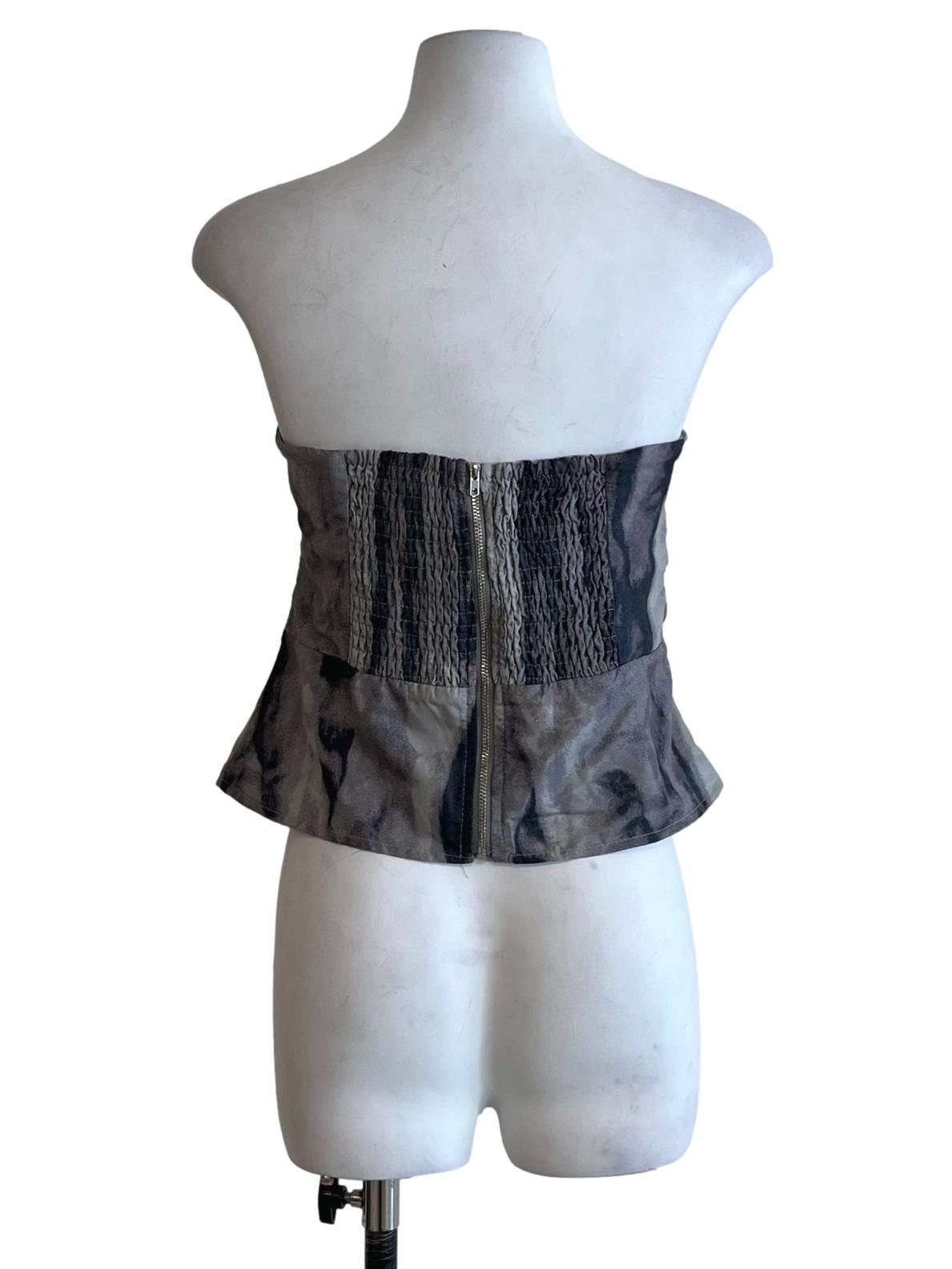 Coin Grey Sweetheart Neckline Sleeveless Top