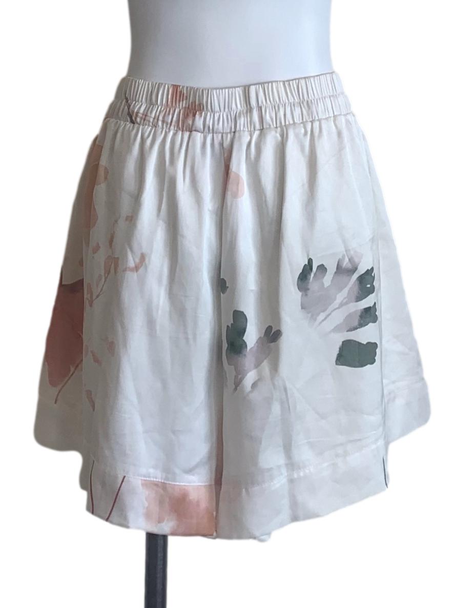 White Flower Pattern Short