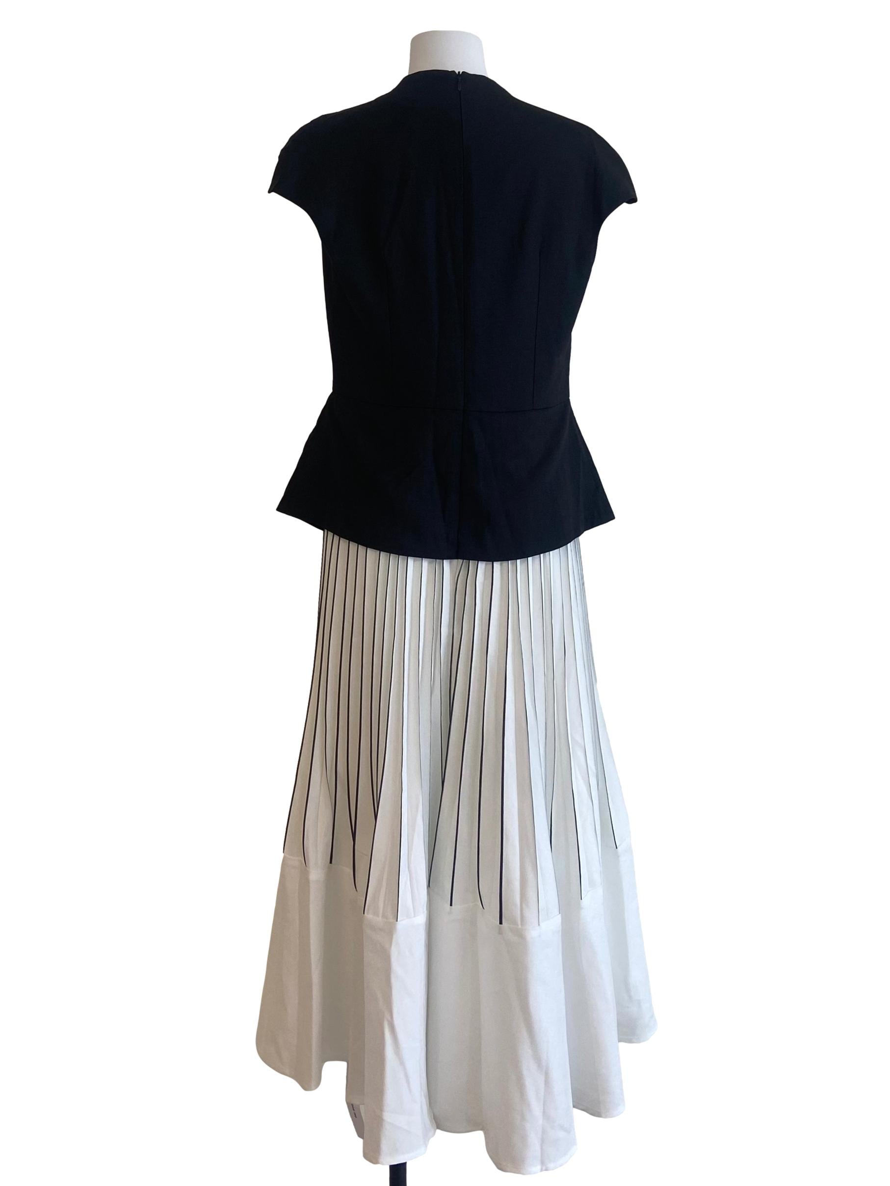 Black & White V-Neck Pleated Dress