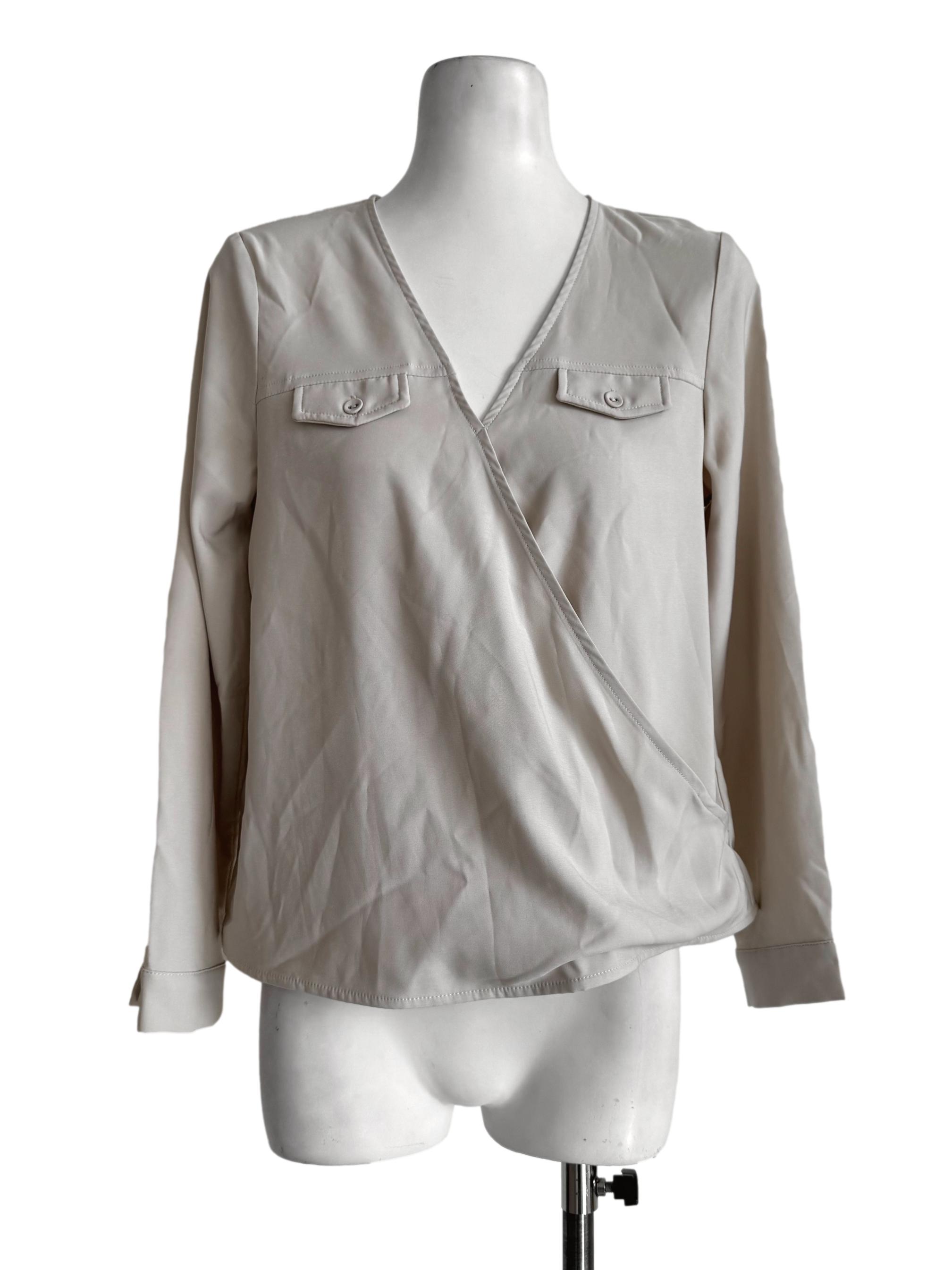 Silky Black Padded Detachable Sleeve Top