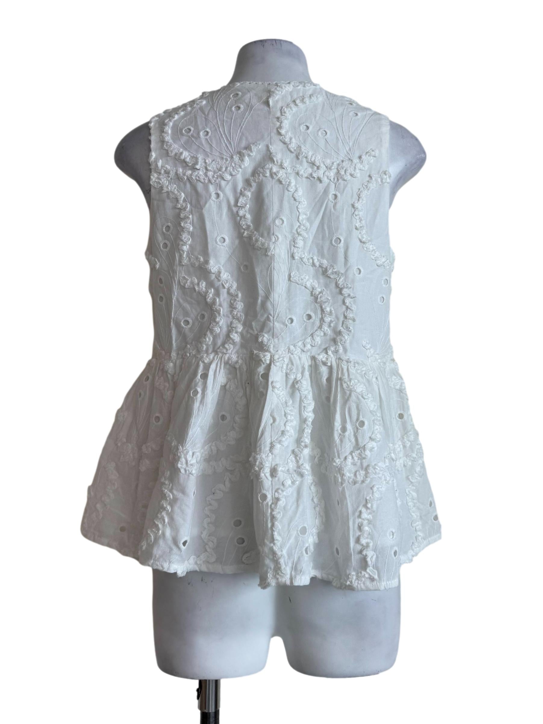 Fluffy White Embroidery Round Neck Top