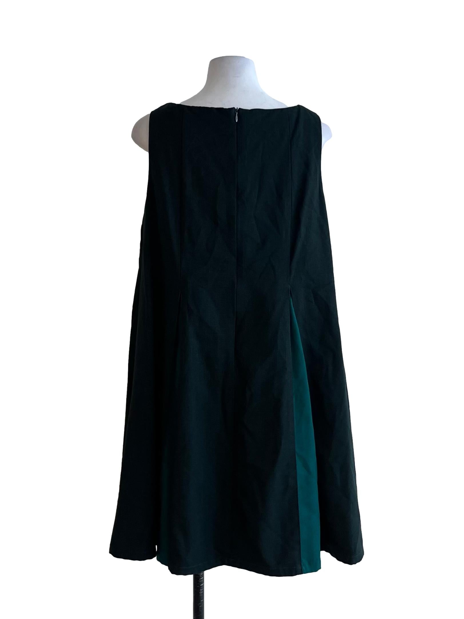 Pine Green Jewel Neckline Shift Dress
