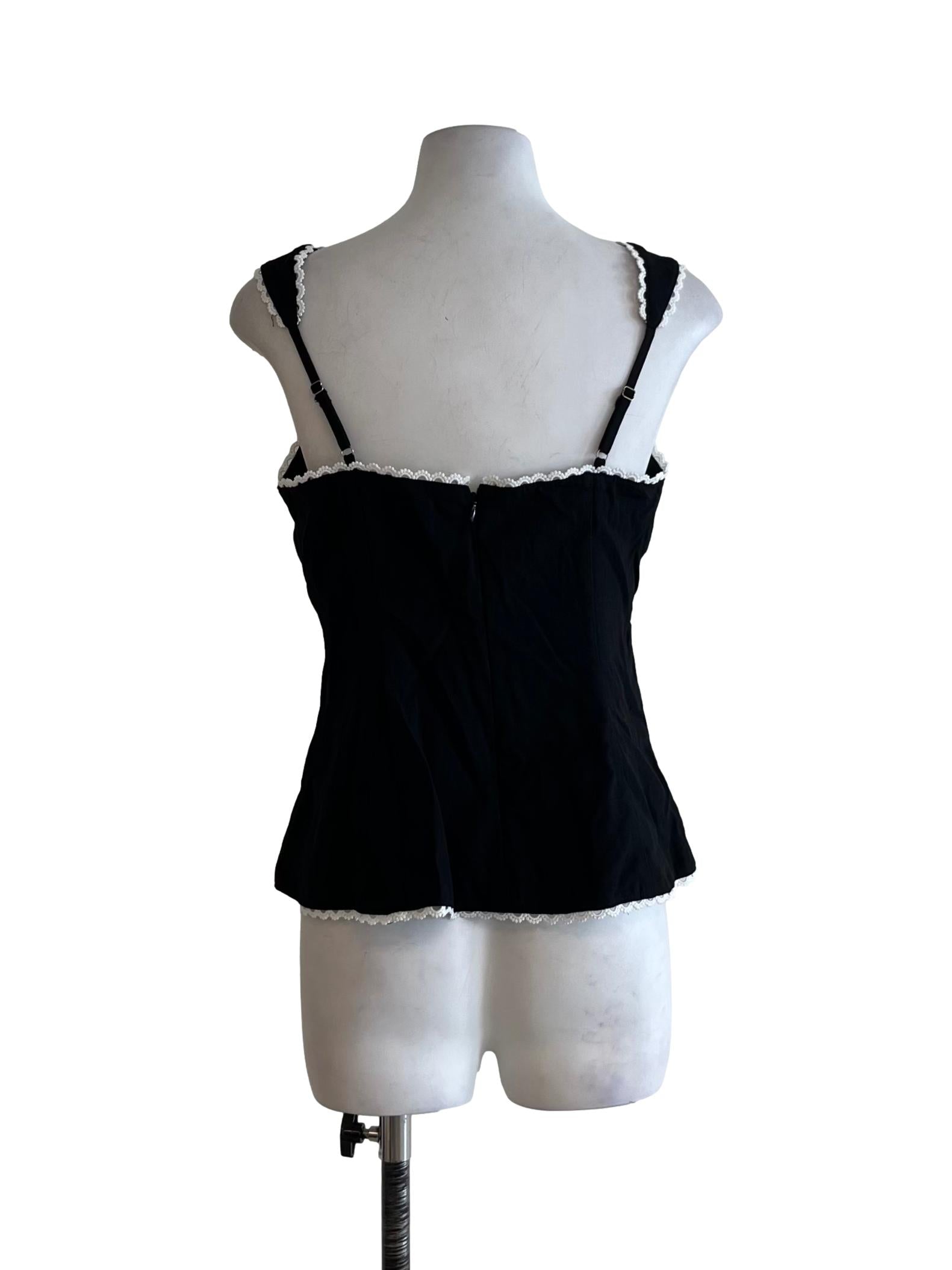 Black Sweetheart Neckline Sleeveless Top