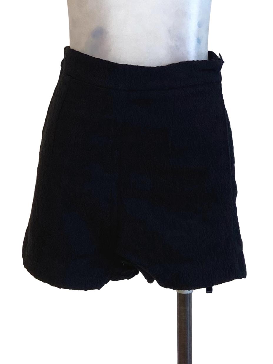 Black Floral Texture Short Pants