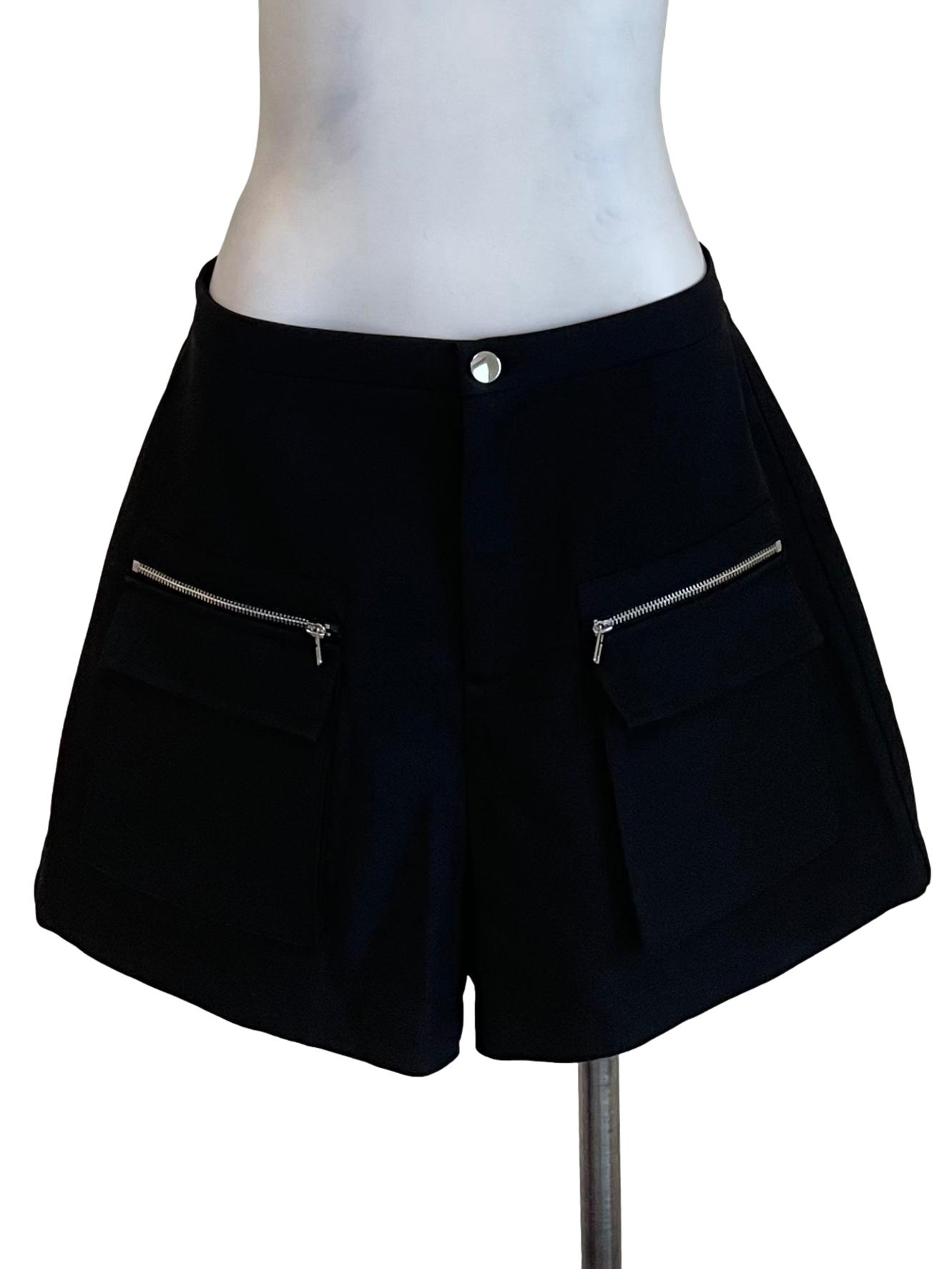 Black Front Pockets Shorts