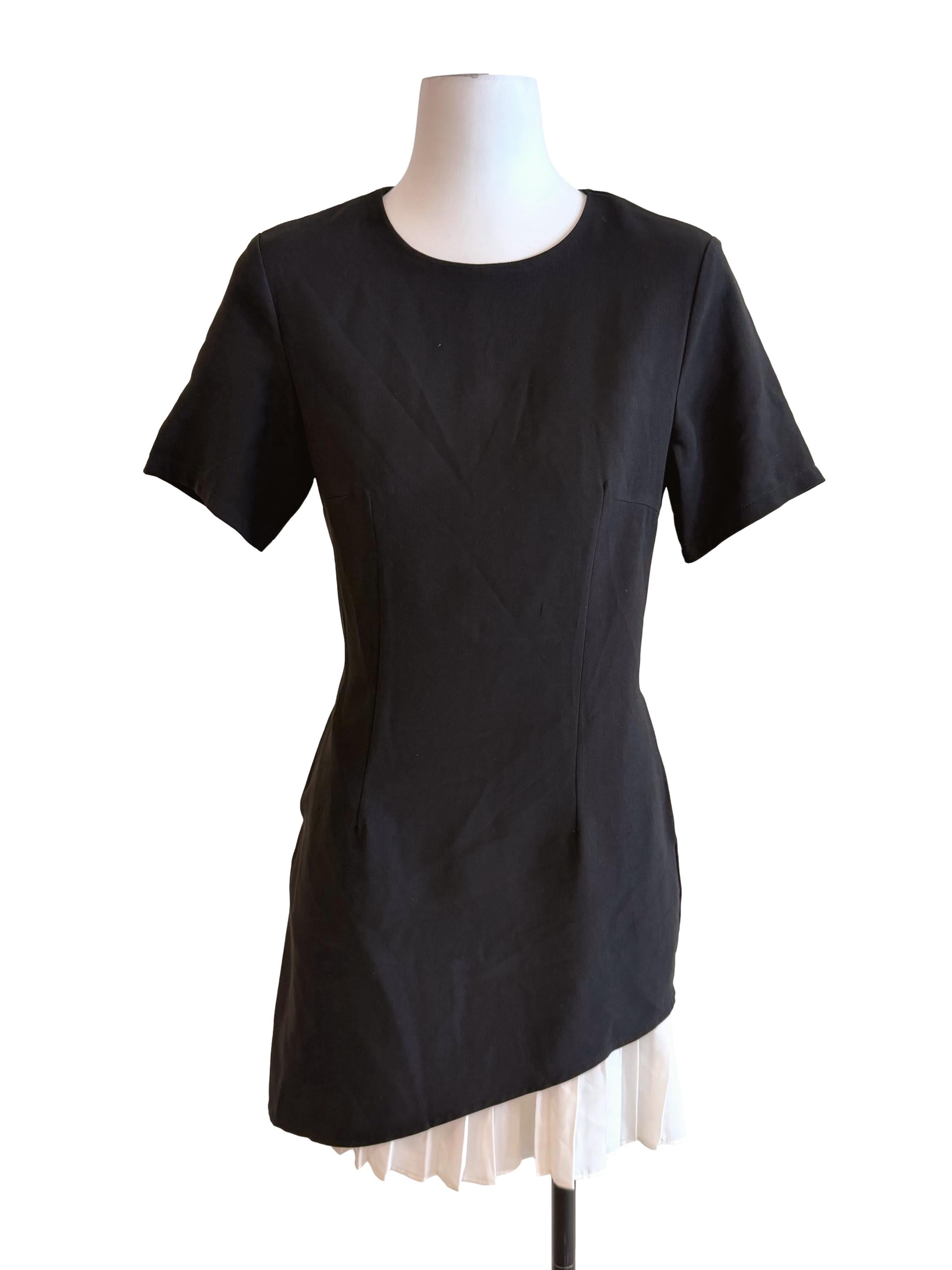 Black Round Neck Pleated Dress