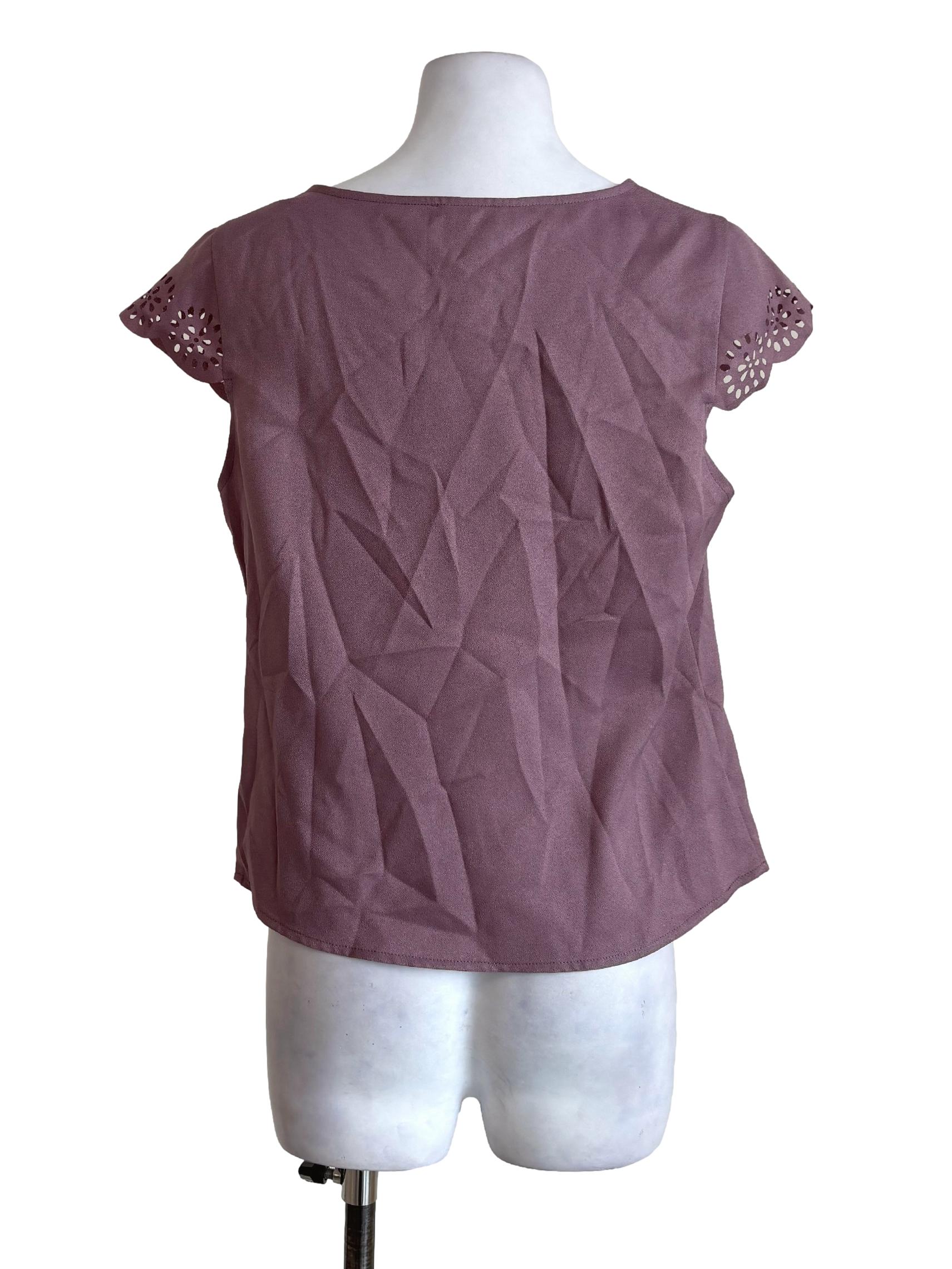 Mauve Eyelet Drop Shoulder Sleeves Top