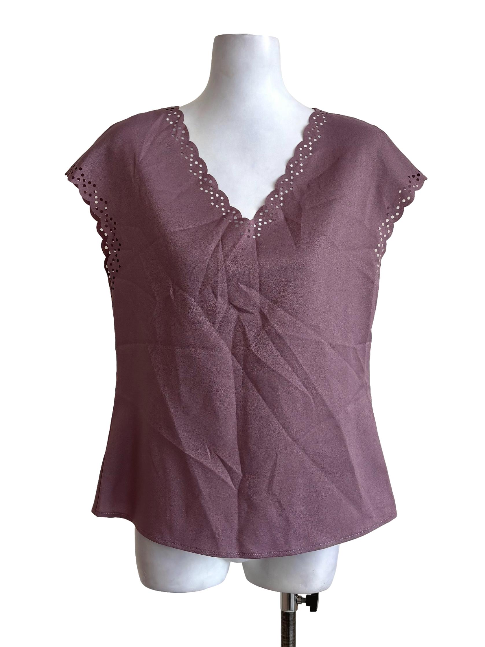 Mauve Eyelet Hem Sleeveless Top
