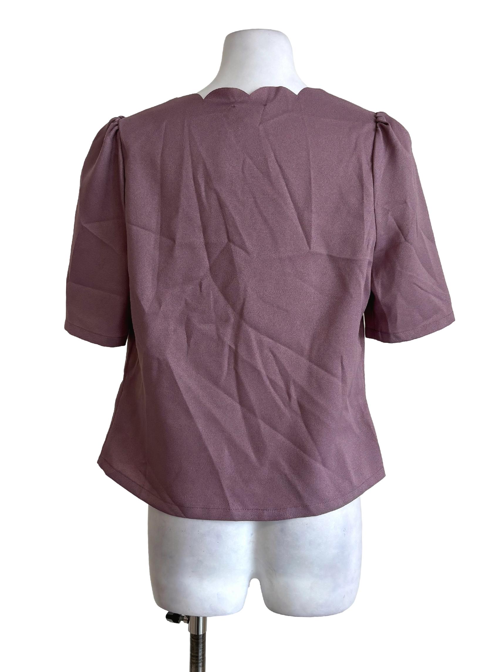 Mauve Scallop Neckline Short Sleeves Top