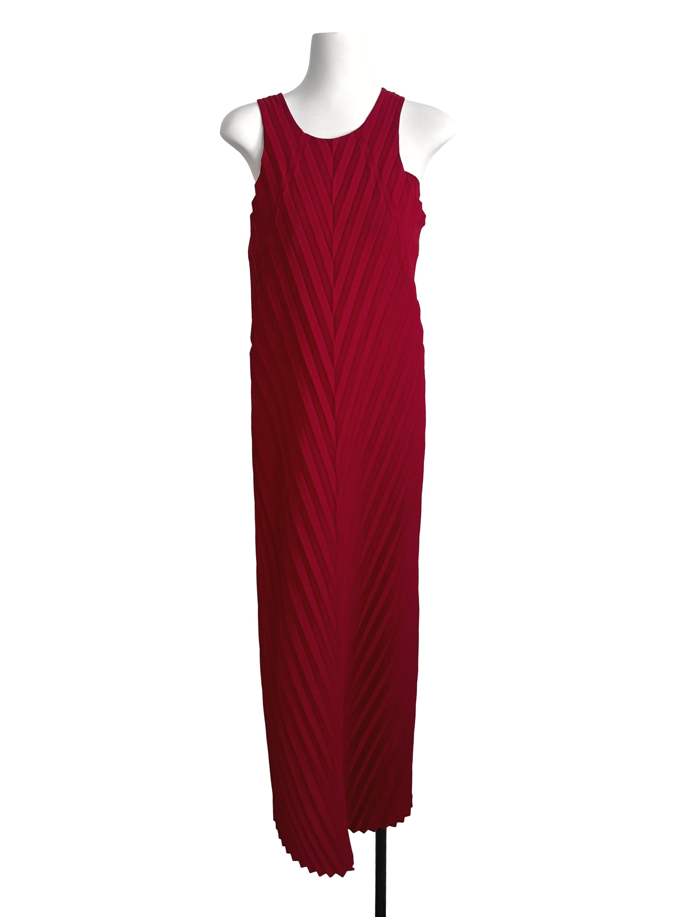 Sashay Red Round Neck Pleated Dress