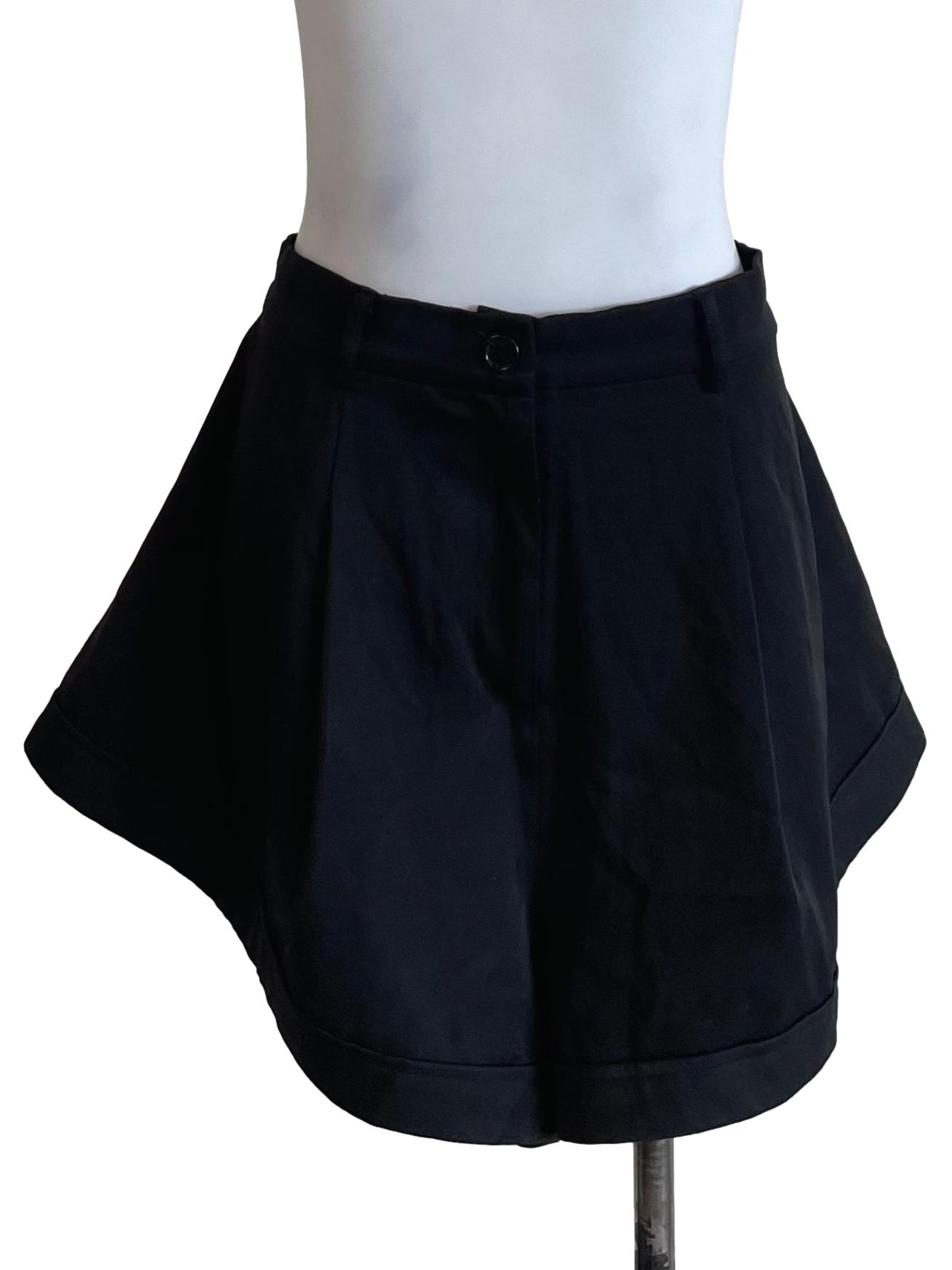 Black Pleated Cuffed Shorts