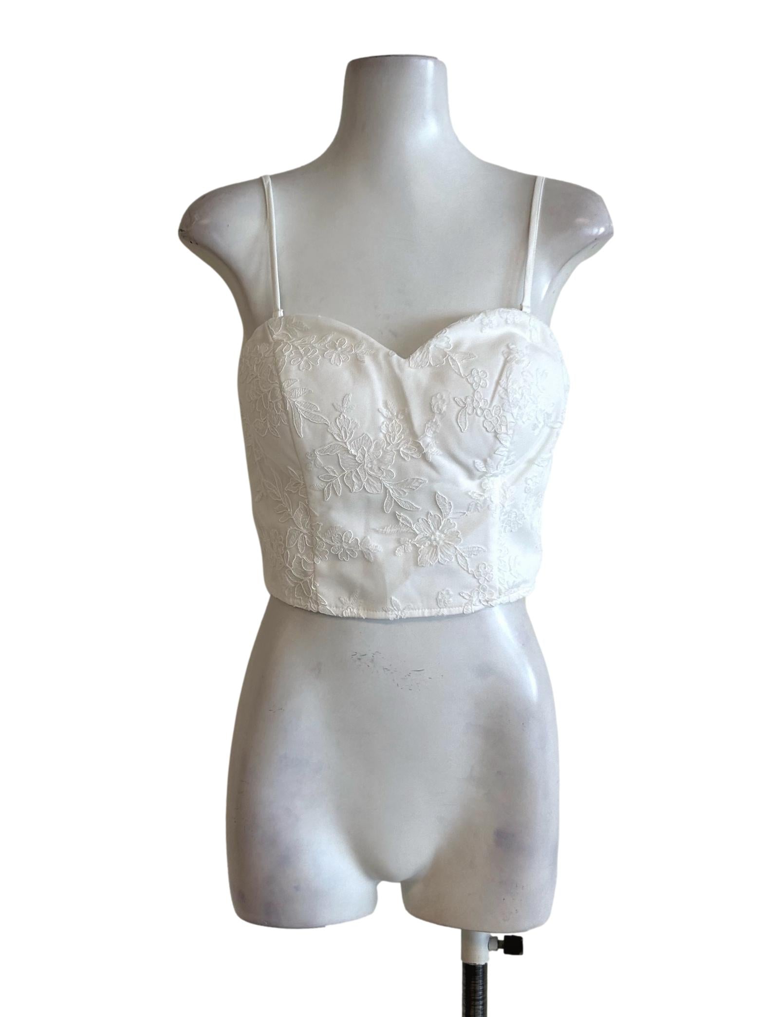 Powder White Lace Sleeveless Top