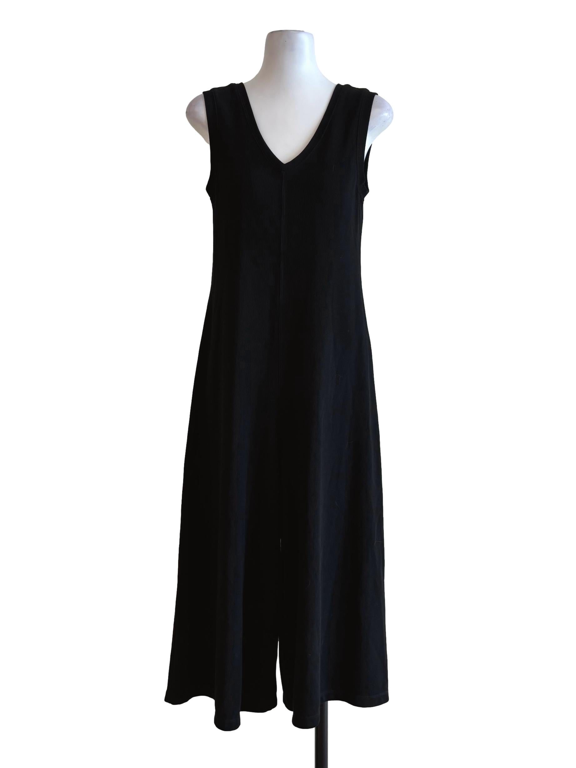 Black V-Neck Sleeveless Quarter Rompers