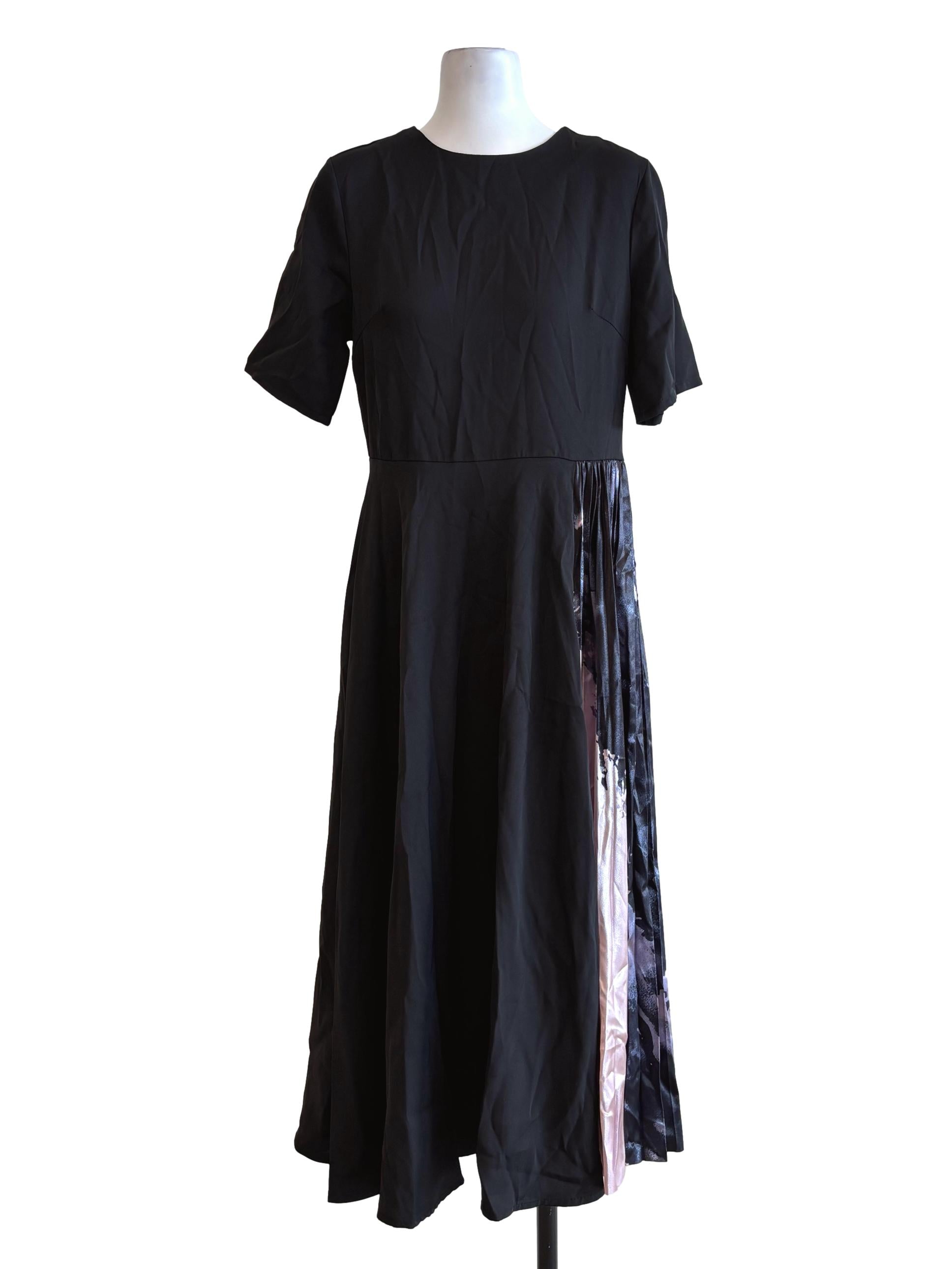 Black Short Sleeve Side Patterned Dress