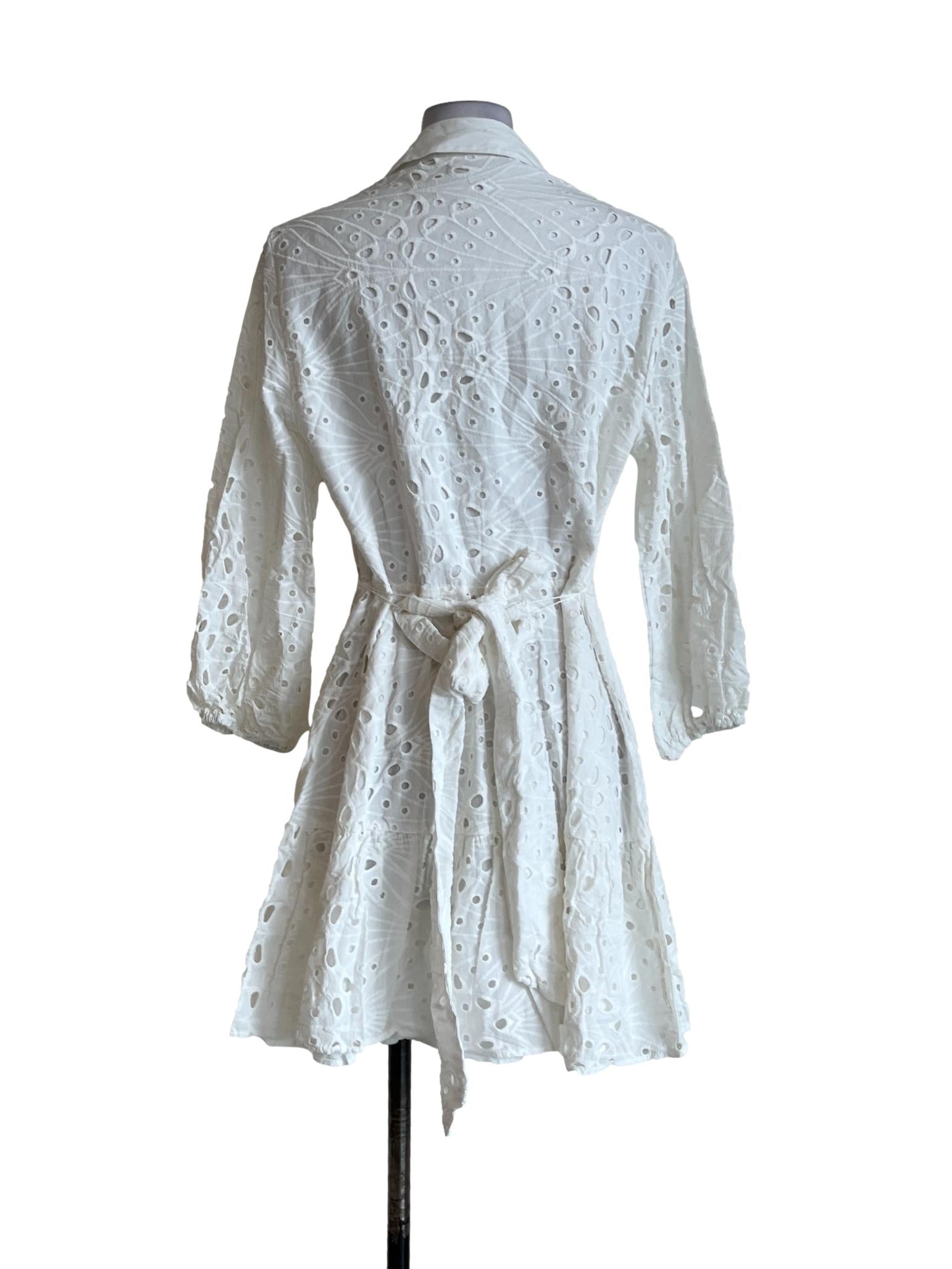 White Embroidered Collar Long Blouse