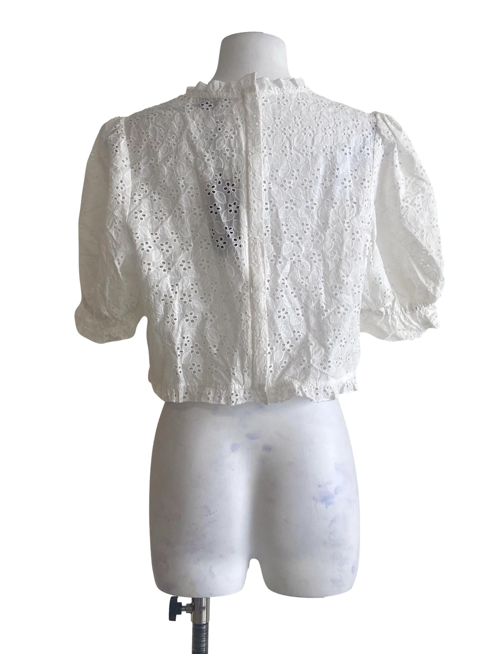 White Floral Embroidery Blouse