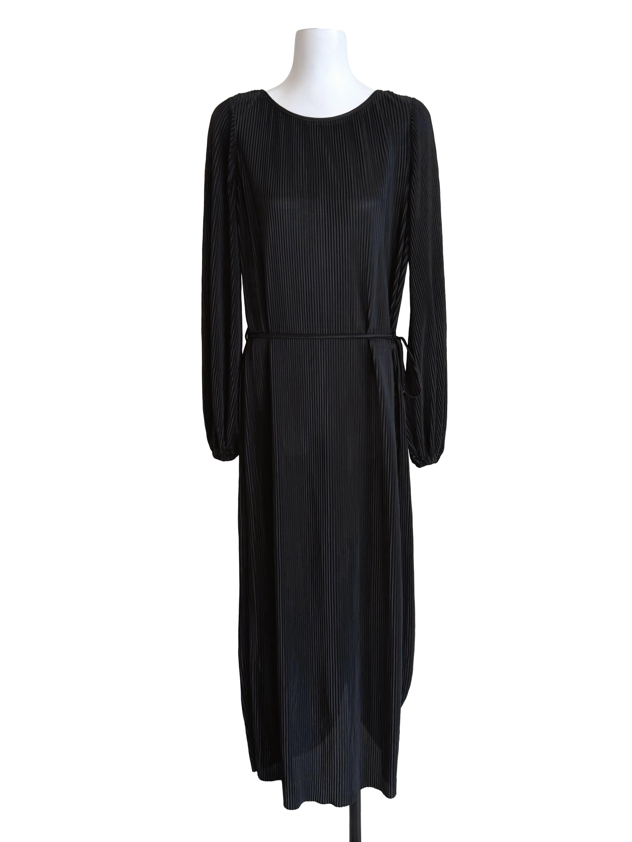 Black Ribbed Peasant Sleeves Dress
