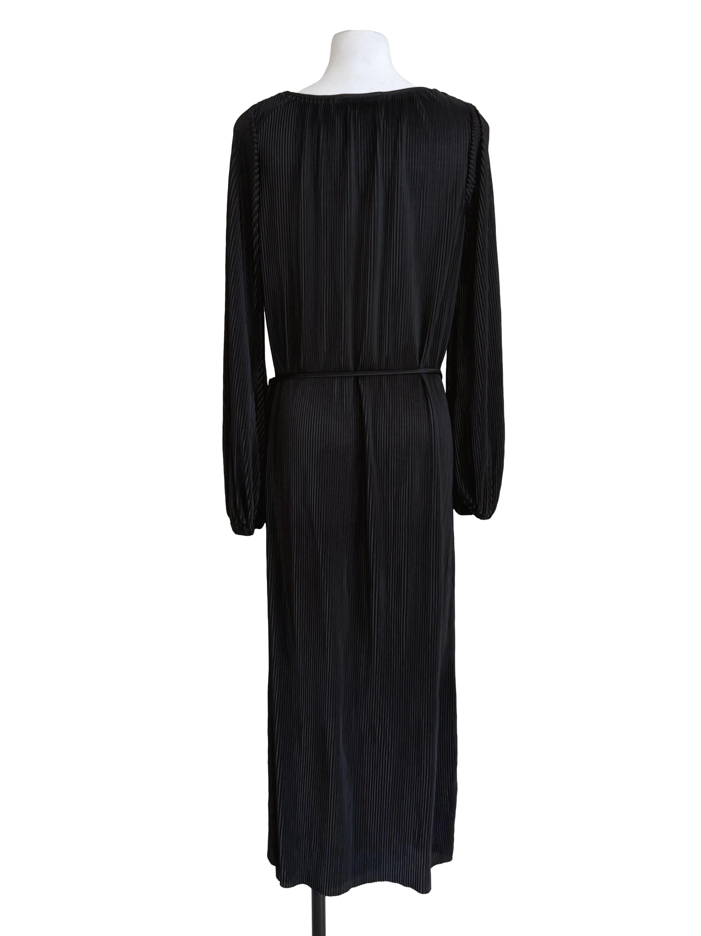 Black Ribbed Peasant Sleeves Dress