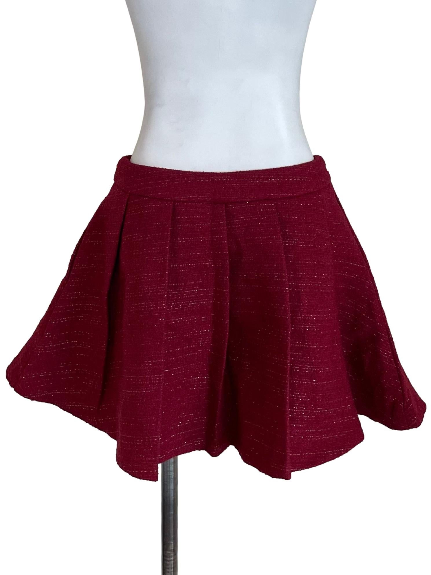 Cherry Shiny Tweed Pleated Skirt