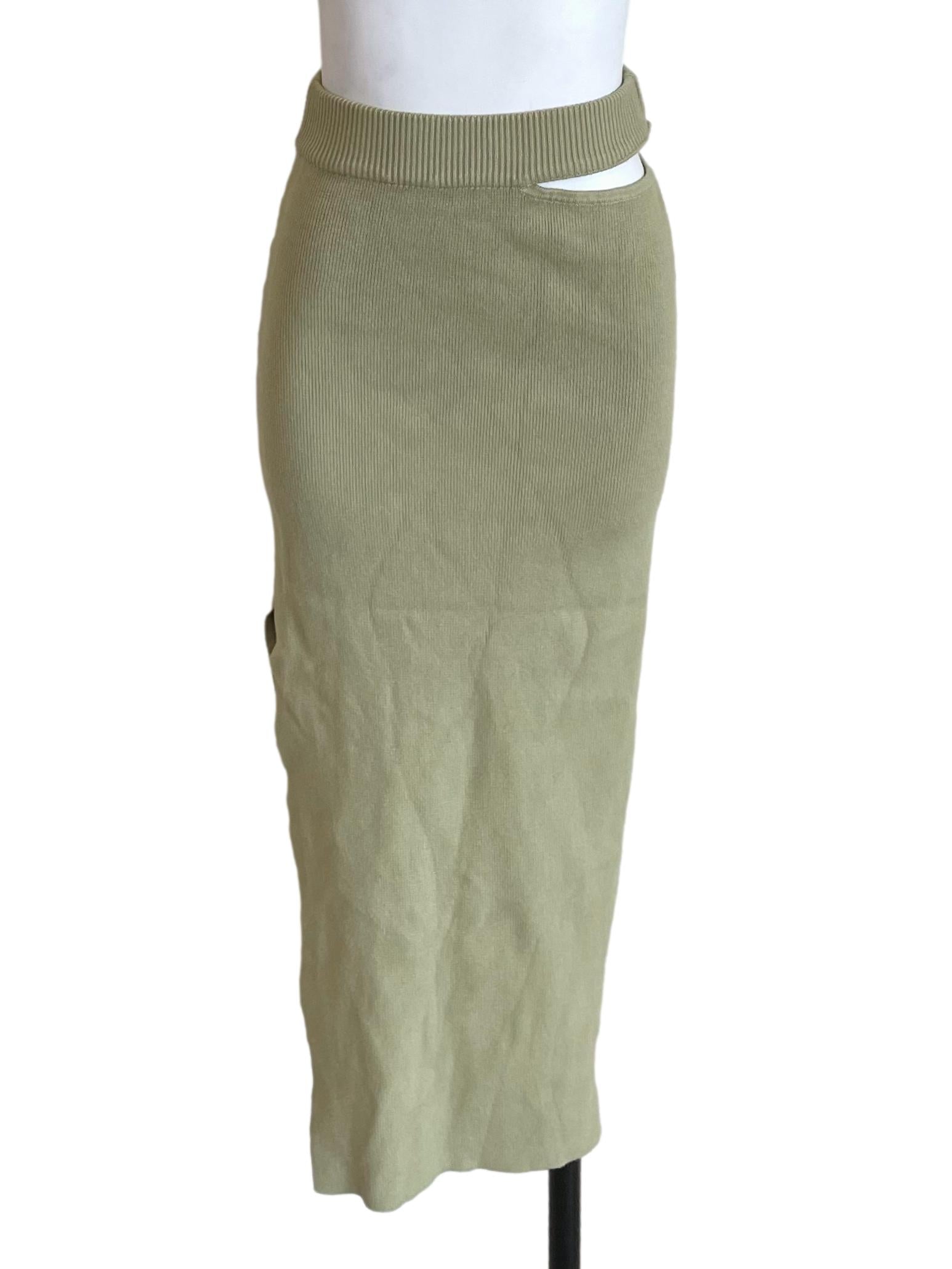 Light Pear Slit Waist Knit Skirt