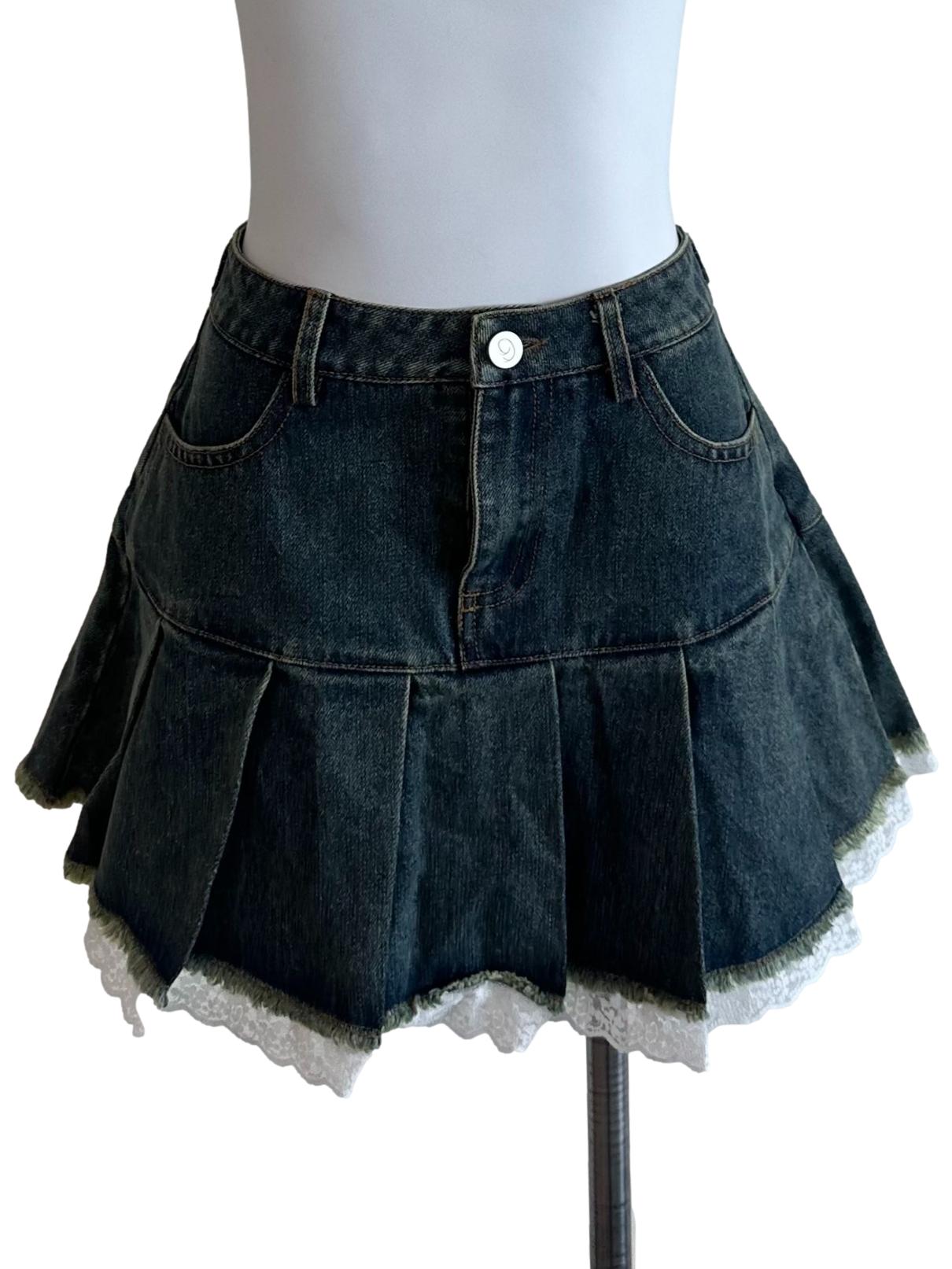Illusion Blue Box Pleated Lace Denim Skorts